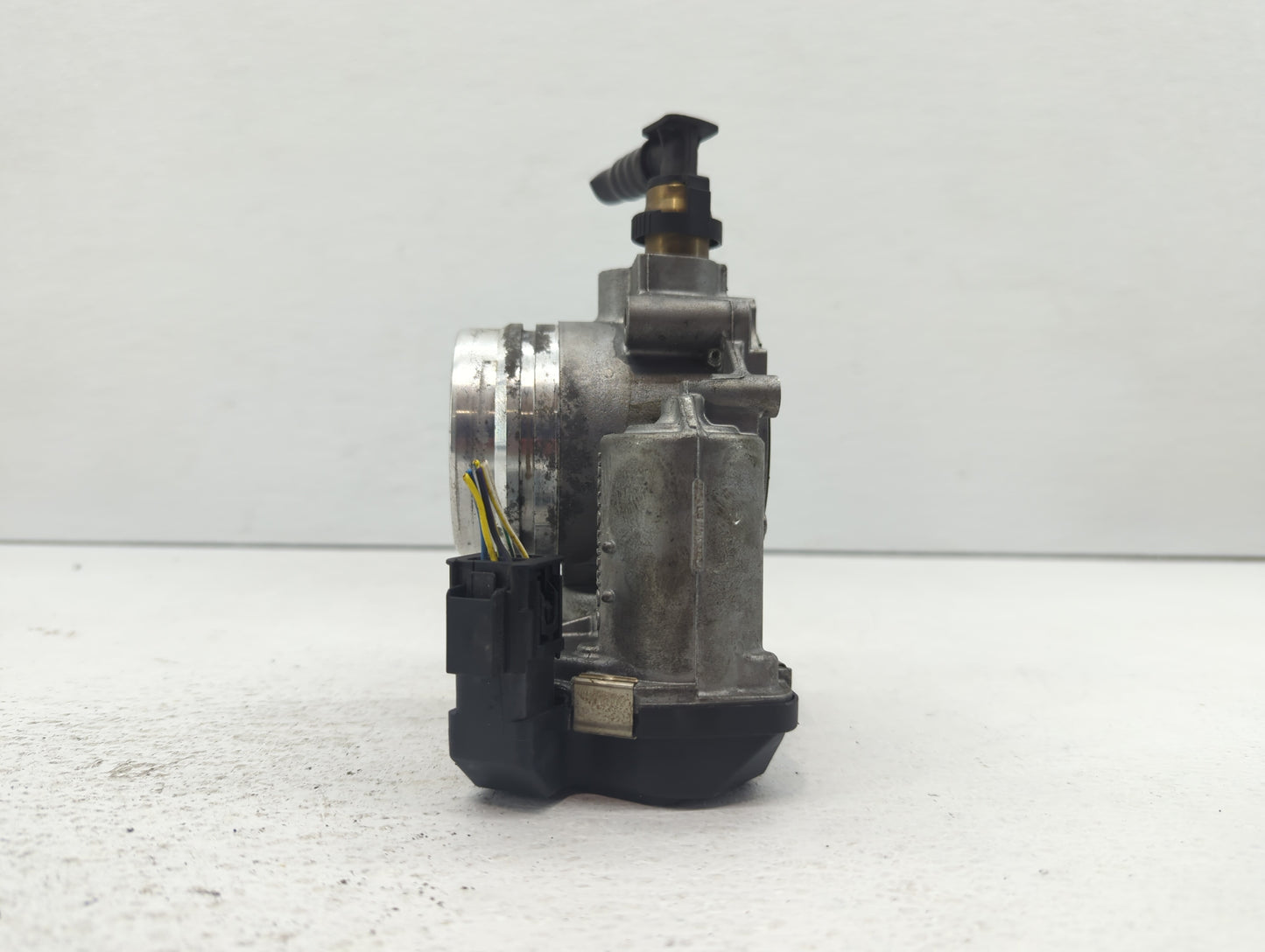 2012-2018 Bmw 320i Throttle Body P/N:1354 7588625-04 1354 7588625-03 Fits Fits 2012 2013 2014 2015 2016 2017 2018 OEM Used A
