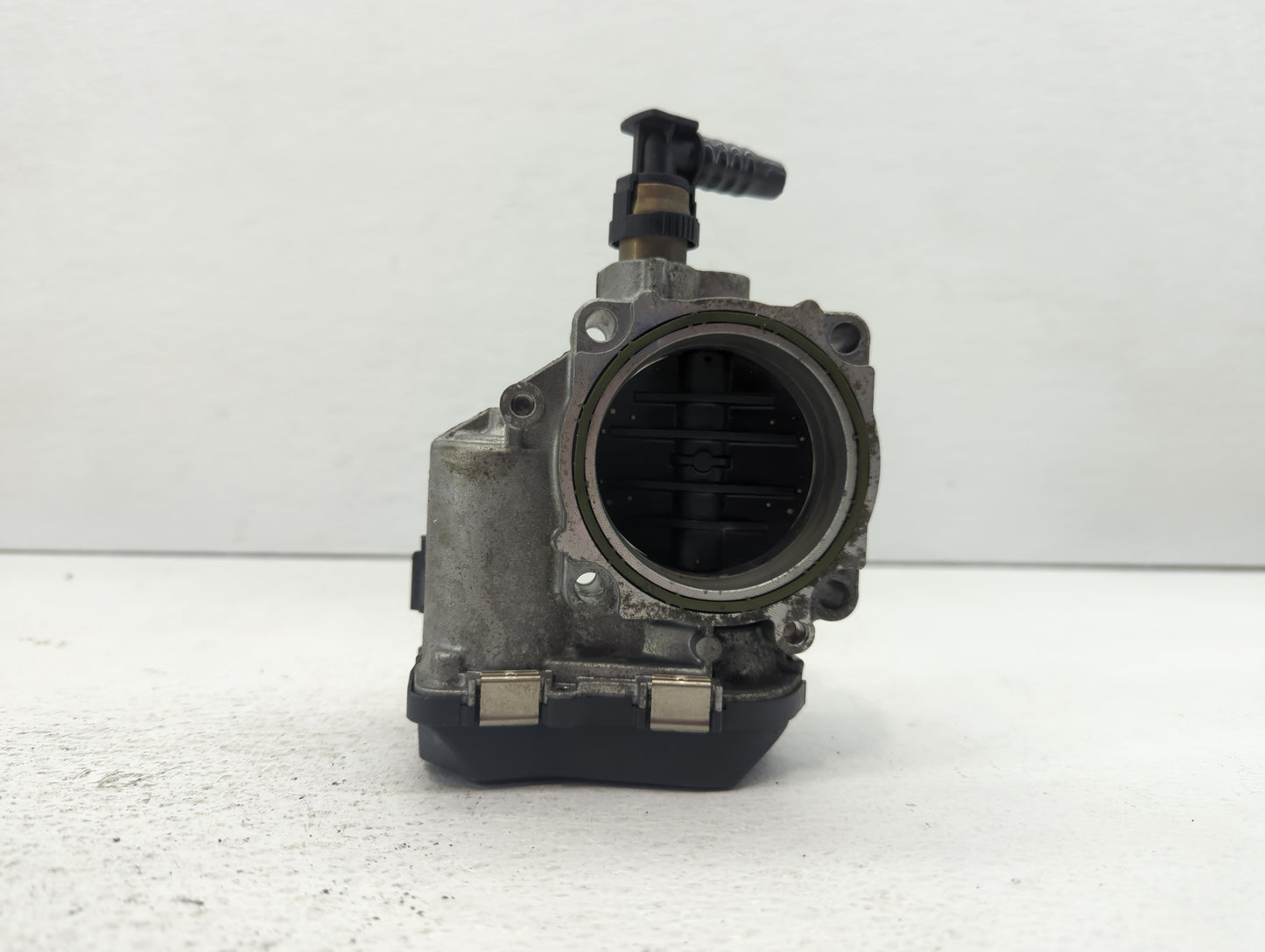 2012-2018 Bmw 320i Throttle Body P/N:1354 7588625-04 1354 7588625-03 Fits Fits 2012 2013 2014 2015 2016 2017 2018 OEM Used A