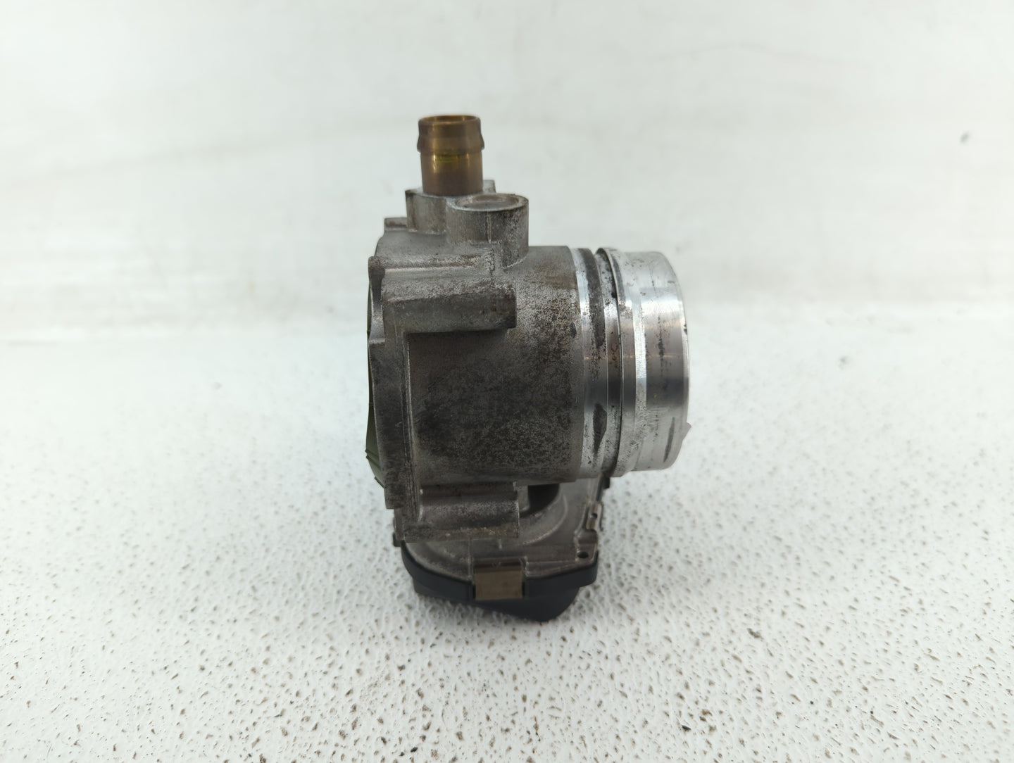 2012-2018 Bmw 320i Throttle Body P/N:1354 7588625-04 1354 7588625-03 Fits Fits 2012 2013 2014 2015 2016 2017 2018 OEM Used A