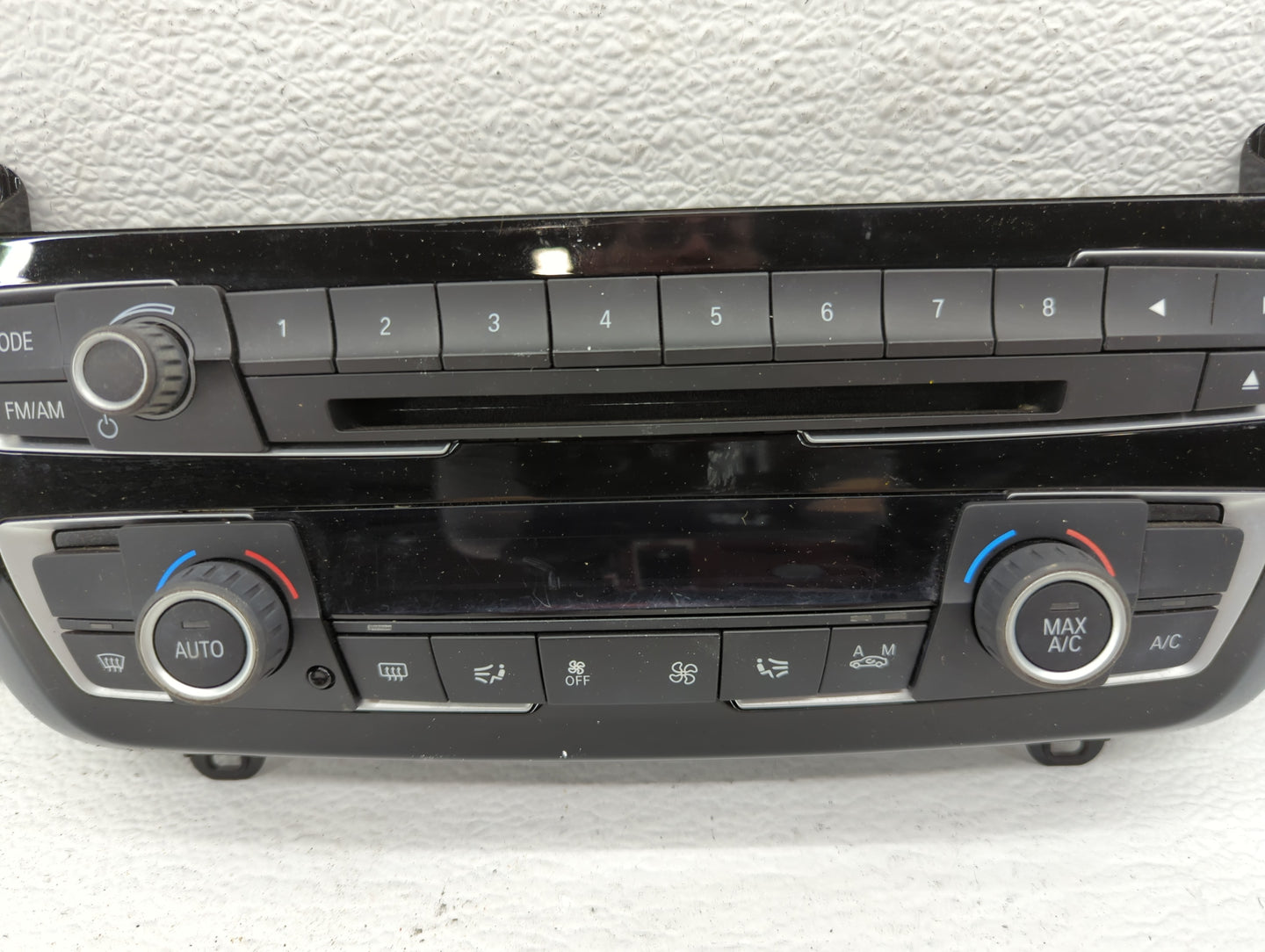 2017-2018 Bmw 320i Am Fm Cd Player Radio Receiver - Oemusedautoparts1.com