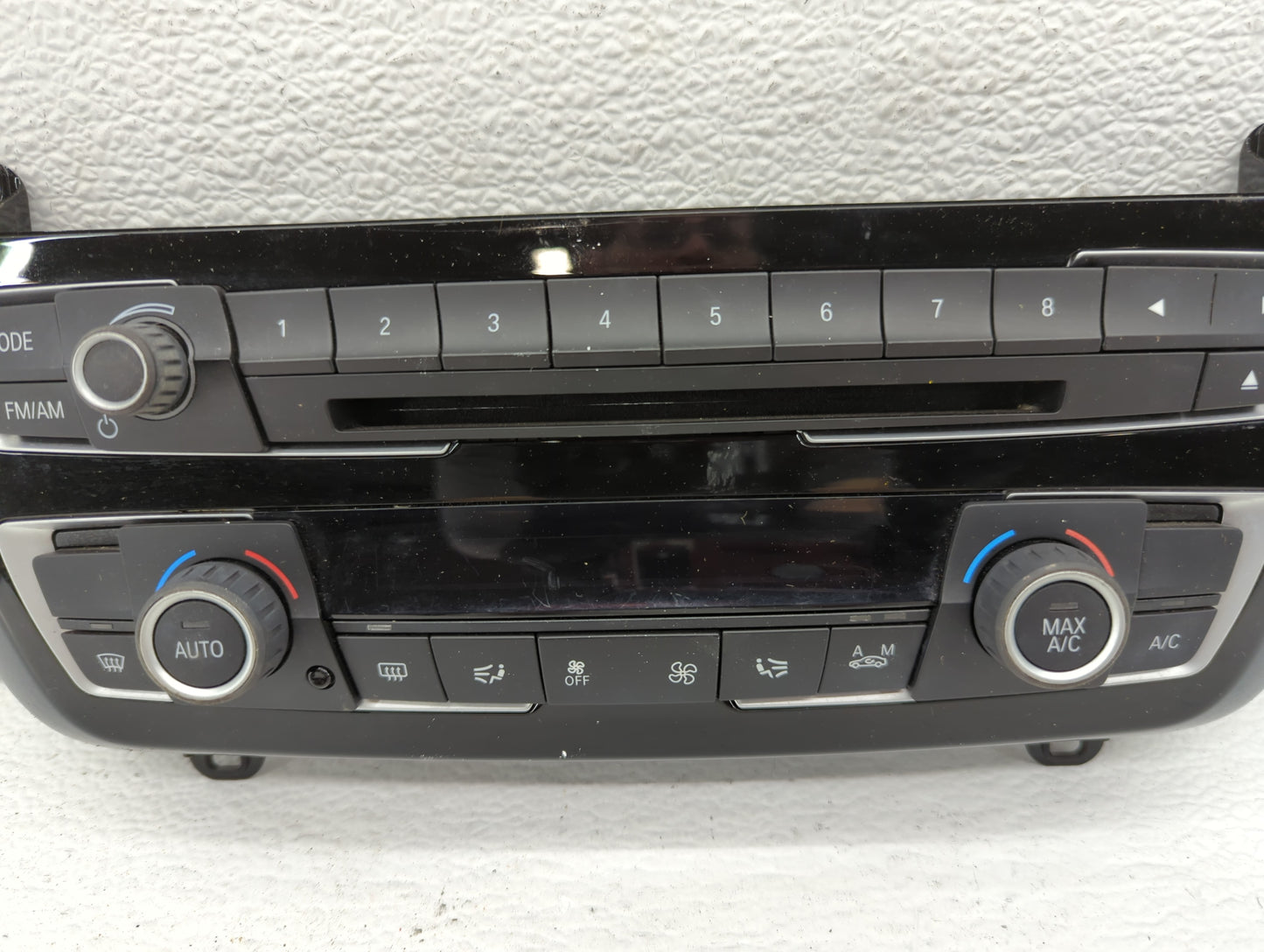 2017-2018 Bmw 320i Am Fm Cd Player Radio Receiver - Oemusedautoparts1.com
