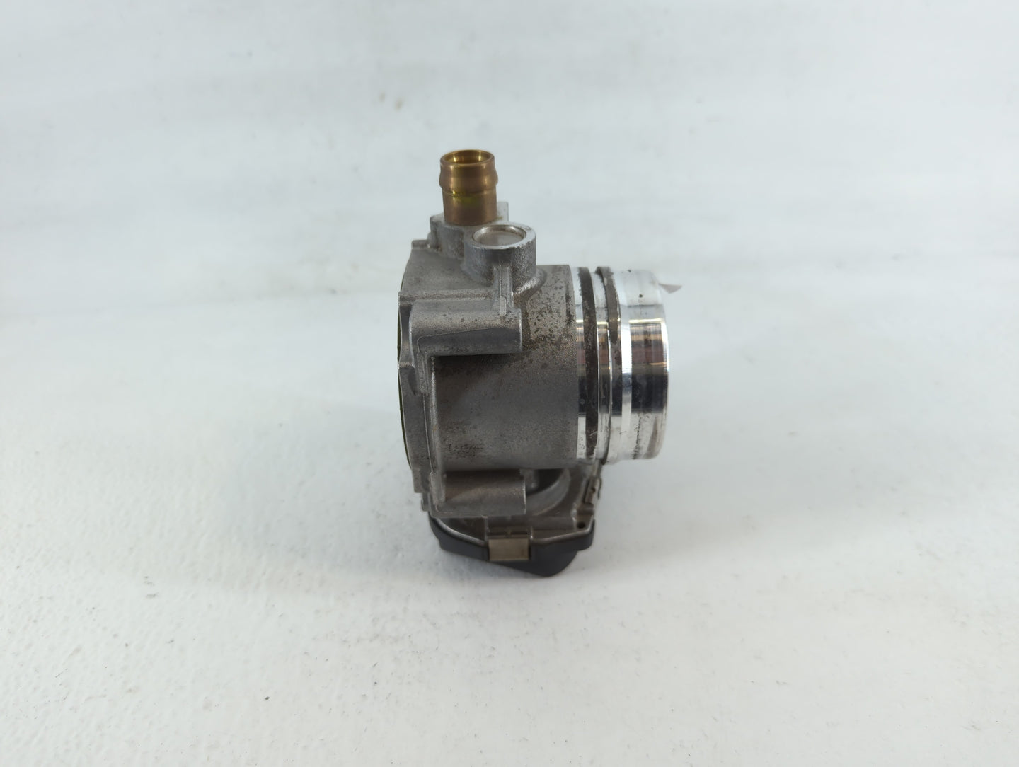 2012-2018 Bmw 320i Throttle Body P/N:1354 7588625-04 A2C83786800 Fits Fits 2012 2013 2014 2015 2016 2017 2018 OEM Used Auto 