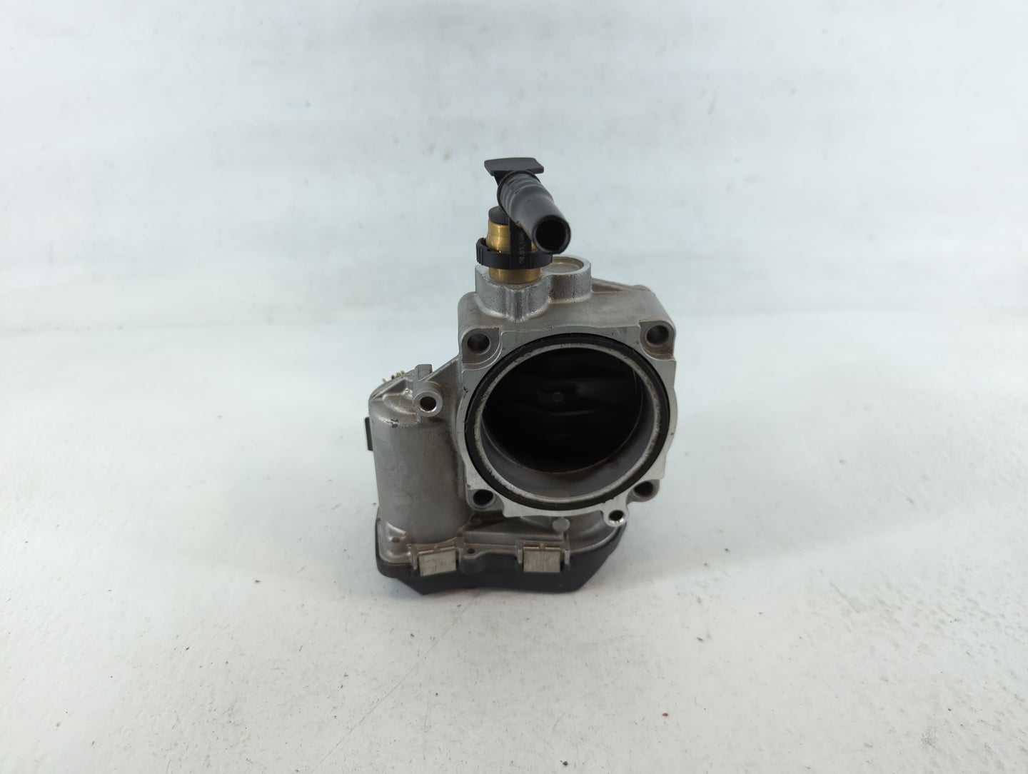2012-2018 Bmw 320i Throttle Body P/N:1354 7588625-04 A2C83786800 Fits Fits 2012 2013 2014 2015 2016 2017 2018 OEM Used Auto 