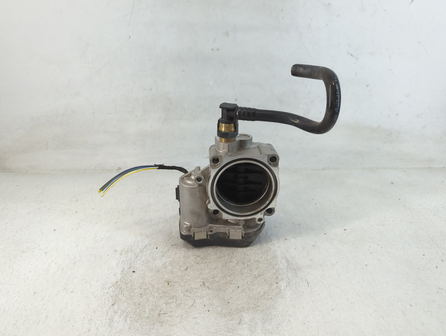 2012-2018 Bmw 320i Throttle Body P/N:1354 7588625-04 Fits Fits 2012 2013 2014 2015 2016 2017 2018 OEM Used Auto Parts - Oemu