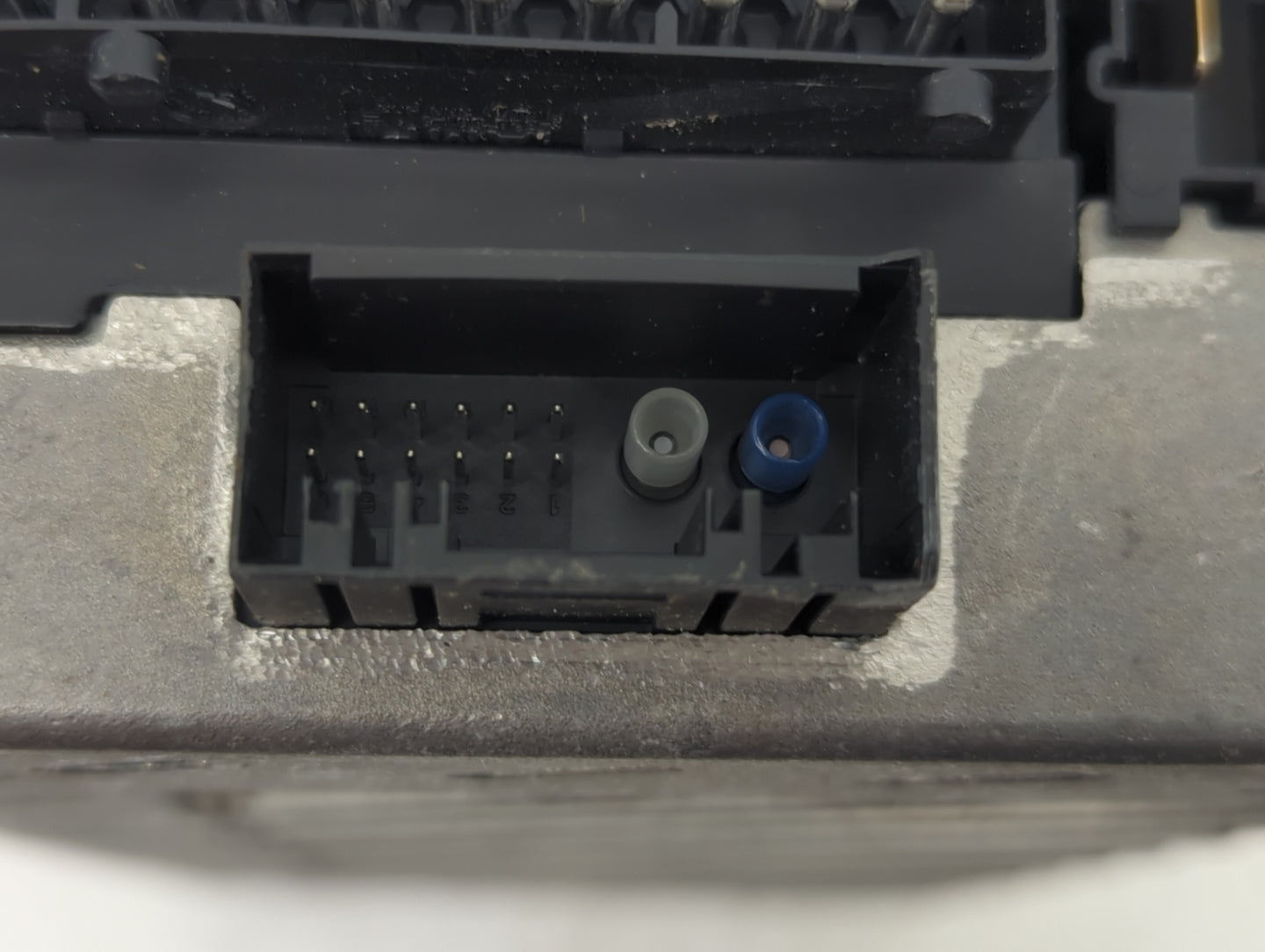 2017-2019 Bmw 330i Radio Speaker Amplifier - Oemusedautoparts1.com
