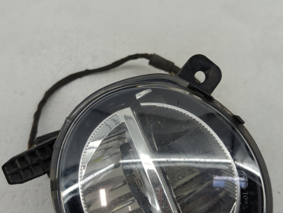 2017-2019 Bmw 330i Passenger Right Oem Front Light Lamp Black - Oemusedautoparts1.com