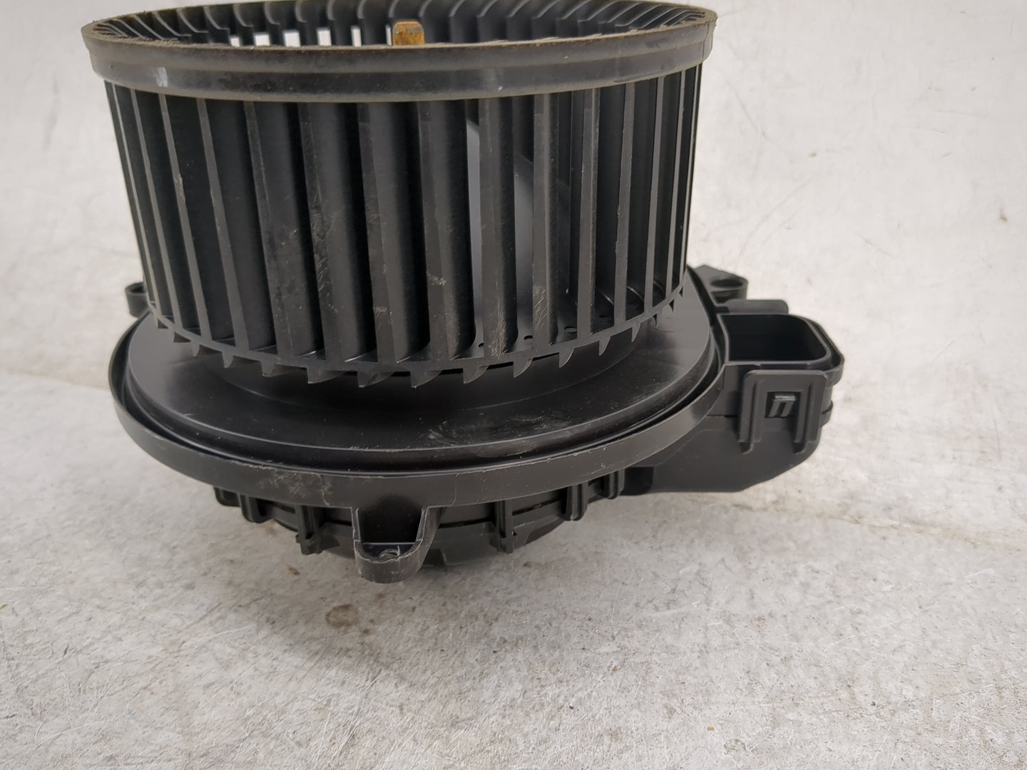 2017-2019 Bmw 330i Heater AC Blower Motor Fits Fits 2012 2013 2014 2015 2016 2017 2018 2019 2020 2021 OEM Used Auto Parts - 