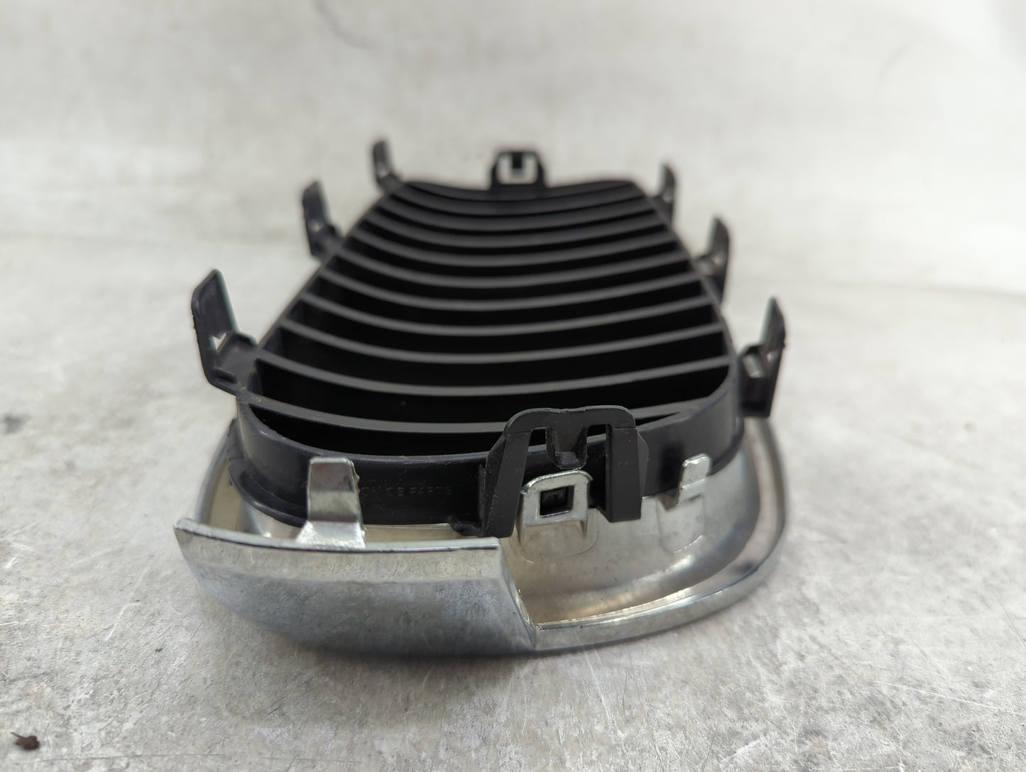 2017-2019 Bmw 330i Front Grille Bumper Not Included - Oemusedautoparts1.com