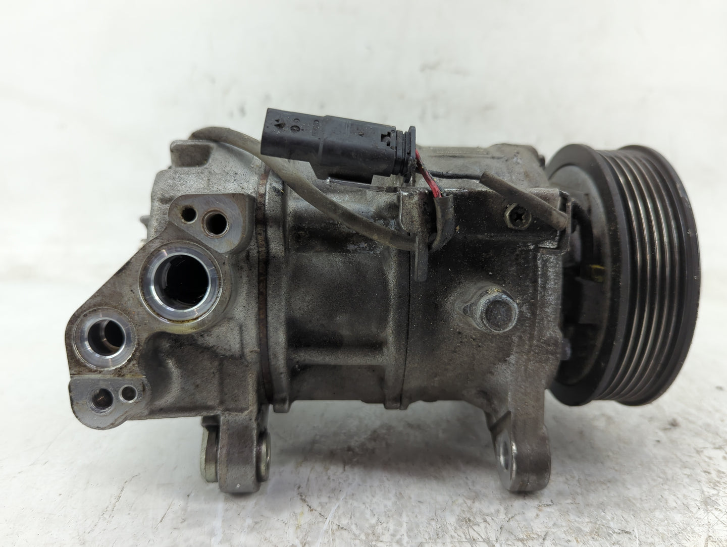 2017-2020 Bmw 430i Air Conditioning A/c Ac Compressor Oem - Oemusedautoparts1.com