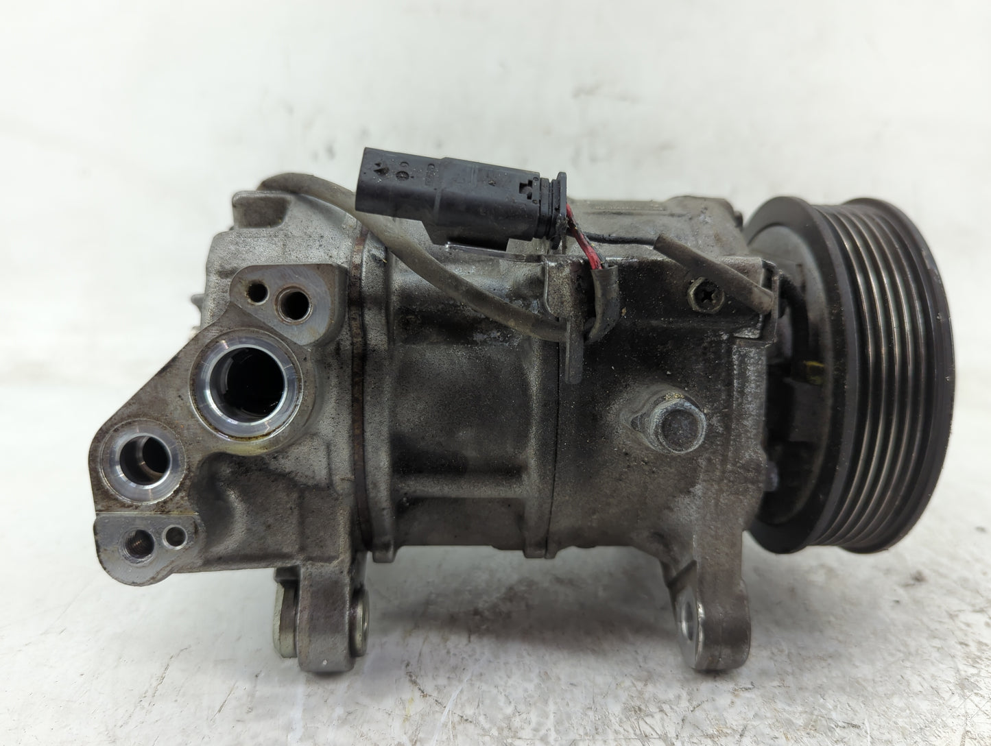 2017-2020 Bmw 430i Air Conditioning A/c Ac Compressor Oem - Oemusedautoparts1.com