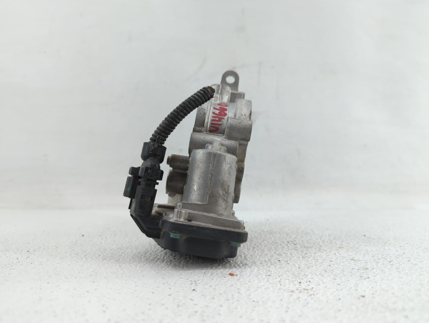 2017-2019 Bmw 430i Throttle Body P/N:8 601 651 Fits Fits 2016 2017 2018 2019 OEM Used Auto Parts - Oemusedautoparts1.com