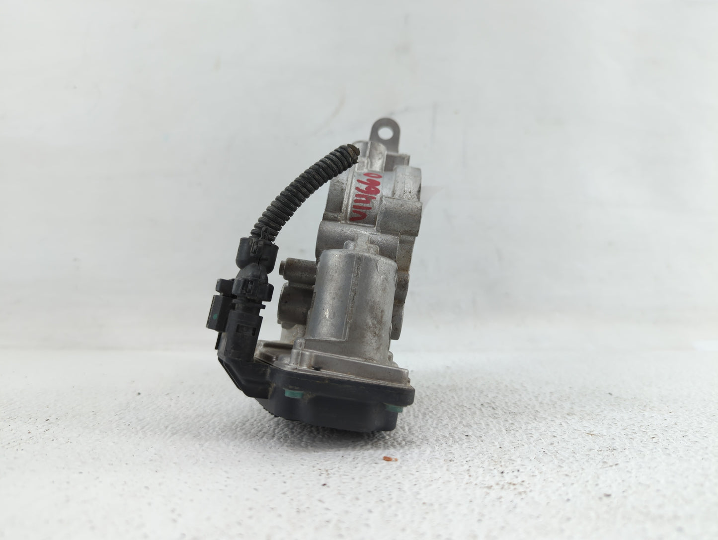 2017-2019 Bmw 430i Throttle Body P/N:8 601 651 Fits Fits 2016 2017 2018 2019 OEM Used Auto Parts - Oemusedautoparts1.com