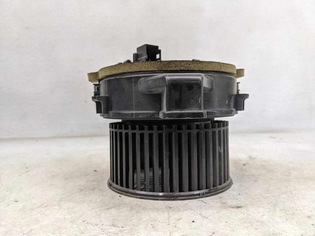 2018 Bmw 530 Heater AC Blower Motor P/N:F011500123 0130309508, DK409007 Fits OEM Used Auto Parts - Oemusedautoparts1.com