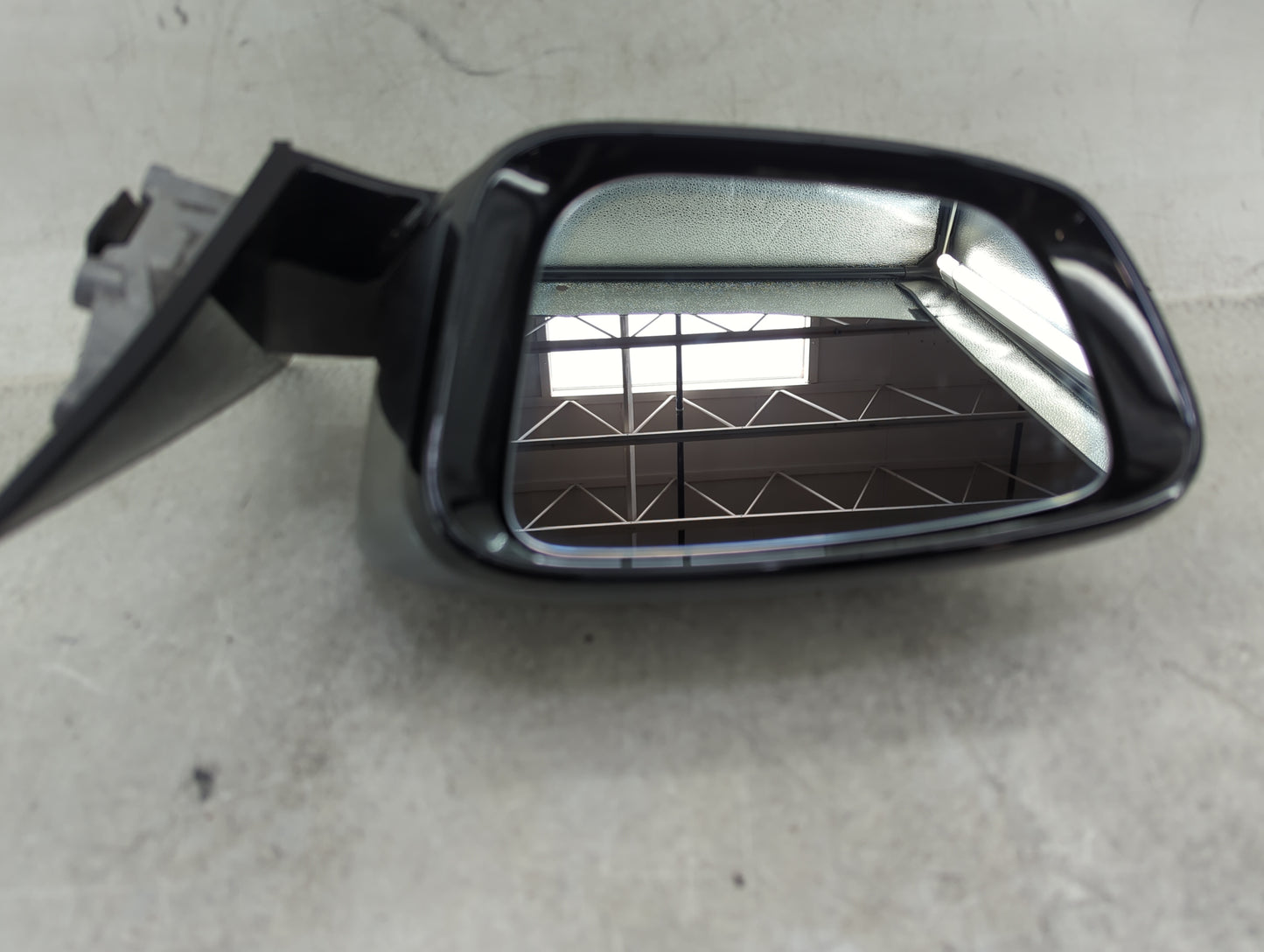 2017-2020 Bmw 530 Driver Side View Mirror - Left Door Mirror OEM Used - Oemusedautoparts1.com