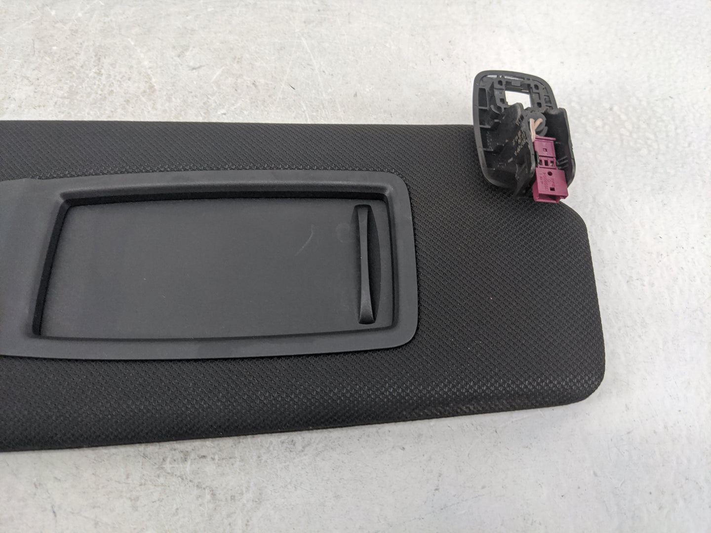 2017-2020 Bmw 530 Sun Visor Shade Replacement Passenger Right Mirror Fits Fits 2017 2018 2019 2020 OEM Used Auto Parts - Oem