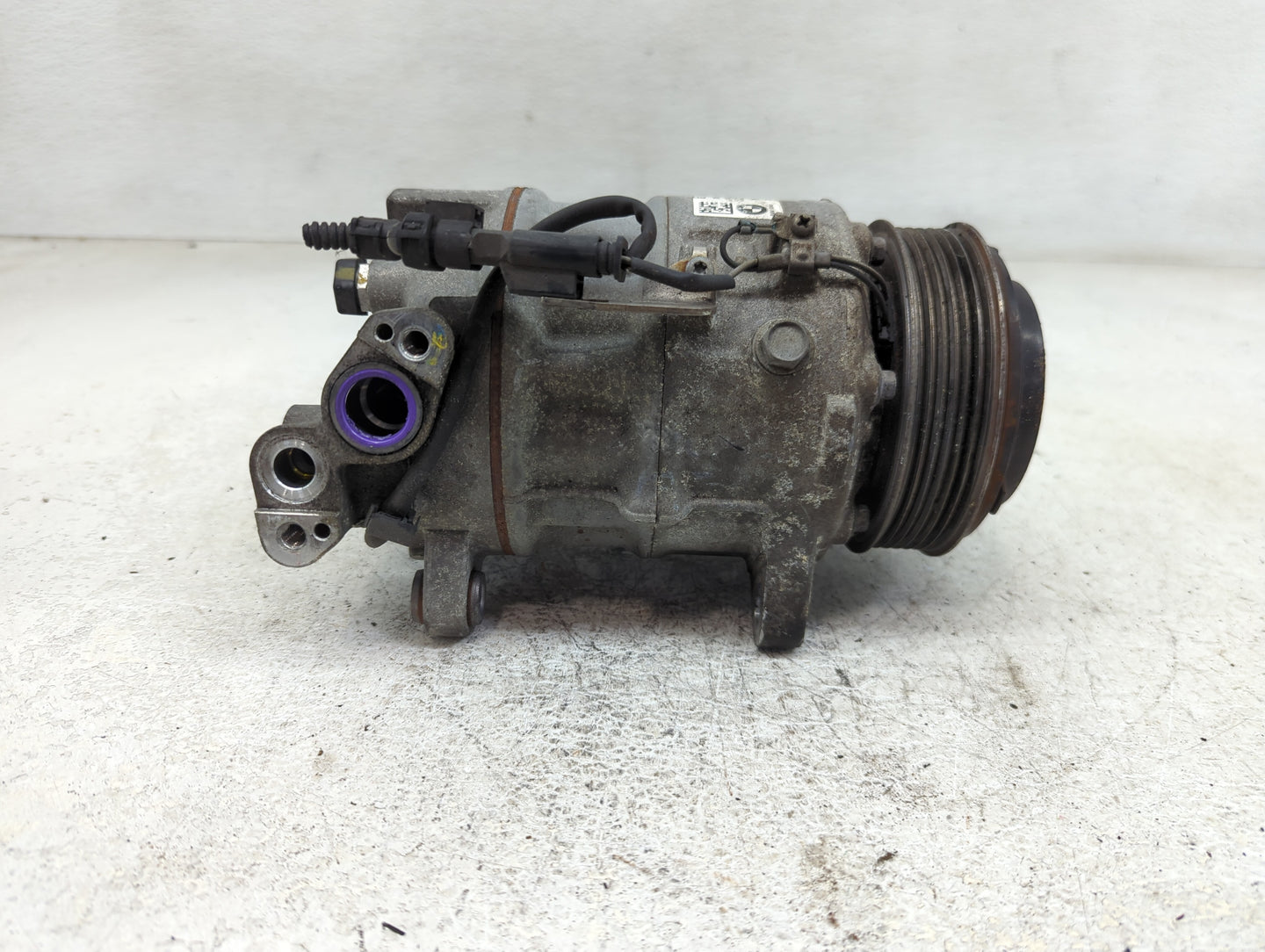 2017-2019 Bmw 530i Air Conditioning A/c Ac Compressor Oem - Oemusedautoparts1.com
