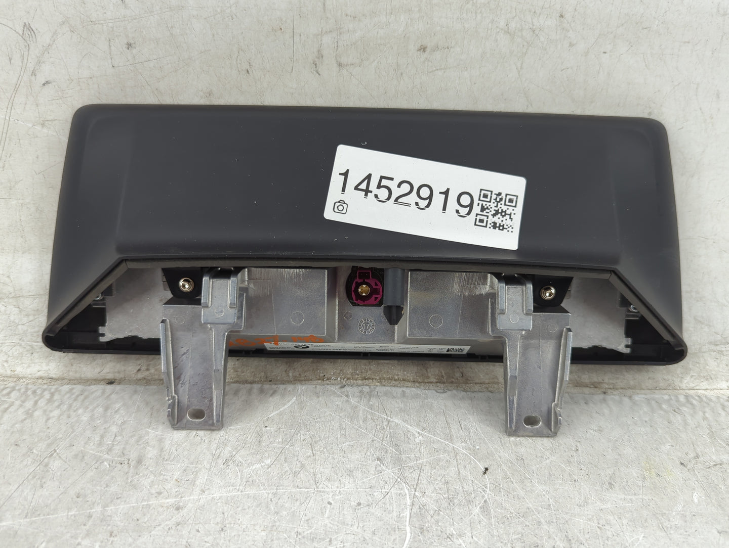 2017-2018 Bmw 530i Information Display Screen - Oemusedautoparts1.com
