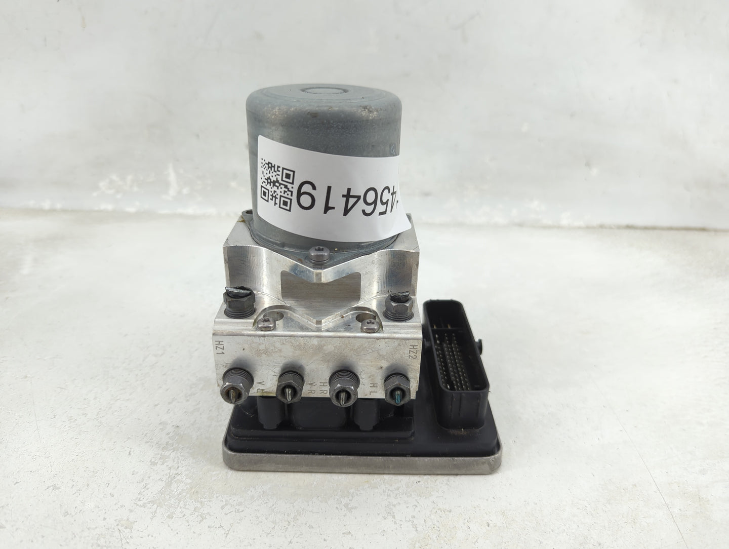 2018-2020 Bmw 530i ABS Pump Control Module Replacement P/N:6896980 01 S68073210 Fits Fits 2017 2018 2019 2020 2021 OEM Used 