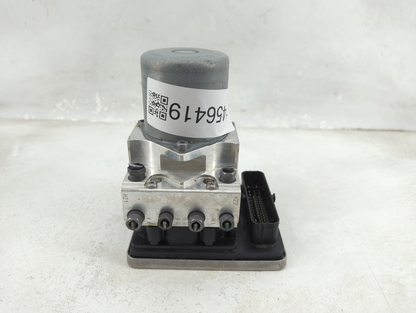 2018-2020 Bmw 530i ABS Pump Control Module Replacement P/N:6896980 01 S68073210 Fits Fits 2017 2018 2019 2020 2021 OEM Used 