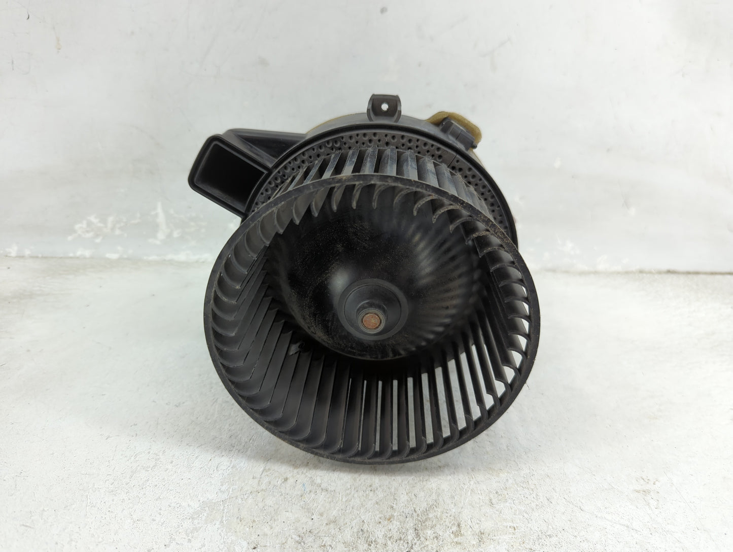 2018 Bmw 530i Heater AC Blower Motor P/N:0130309508 DK409006 Fits OEM Used Auto Parts - Oemusedautoparts1.com