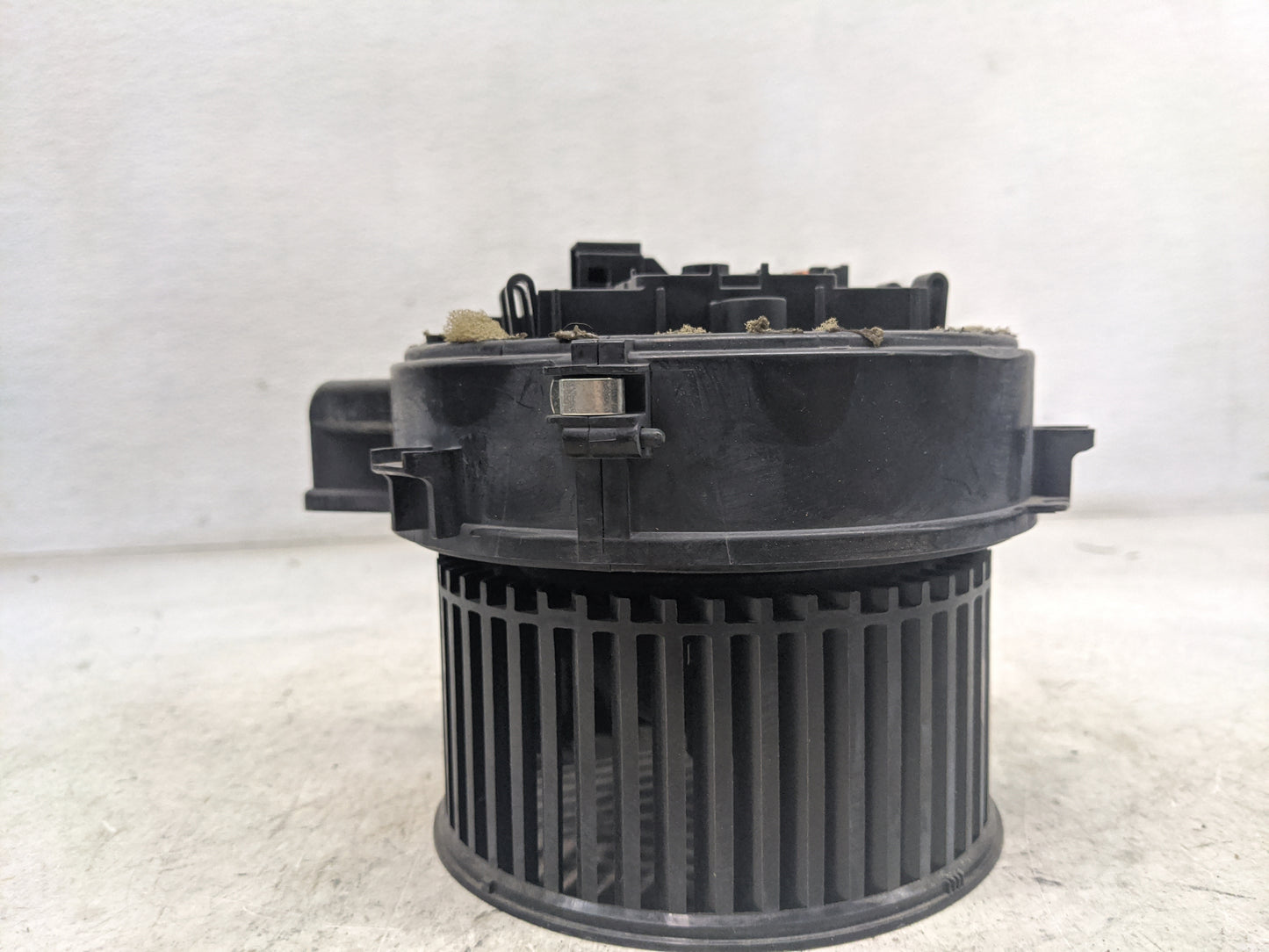 2018 Bmw 530i Heater AC Blower Motor P/N:F011500123 0130309508 Fits OEM Used Auto Parts - Oemusedautoparts1.com