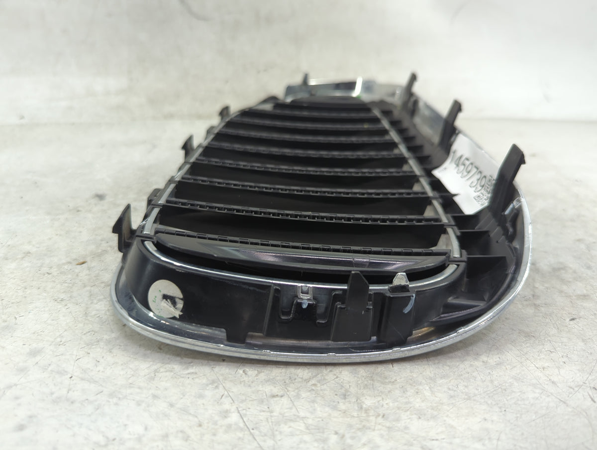 2017-2020 Bmw 530i Front Grille Bumper Not Included - Oemusedautoparts1.com