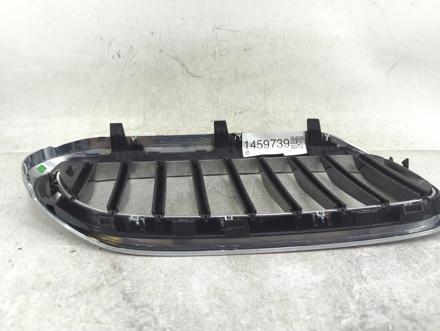 2017-2020 Bmw 530i Front Grille Bumper Not Included - Oemusedautoparts1.com