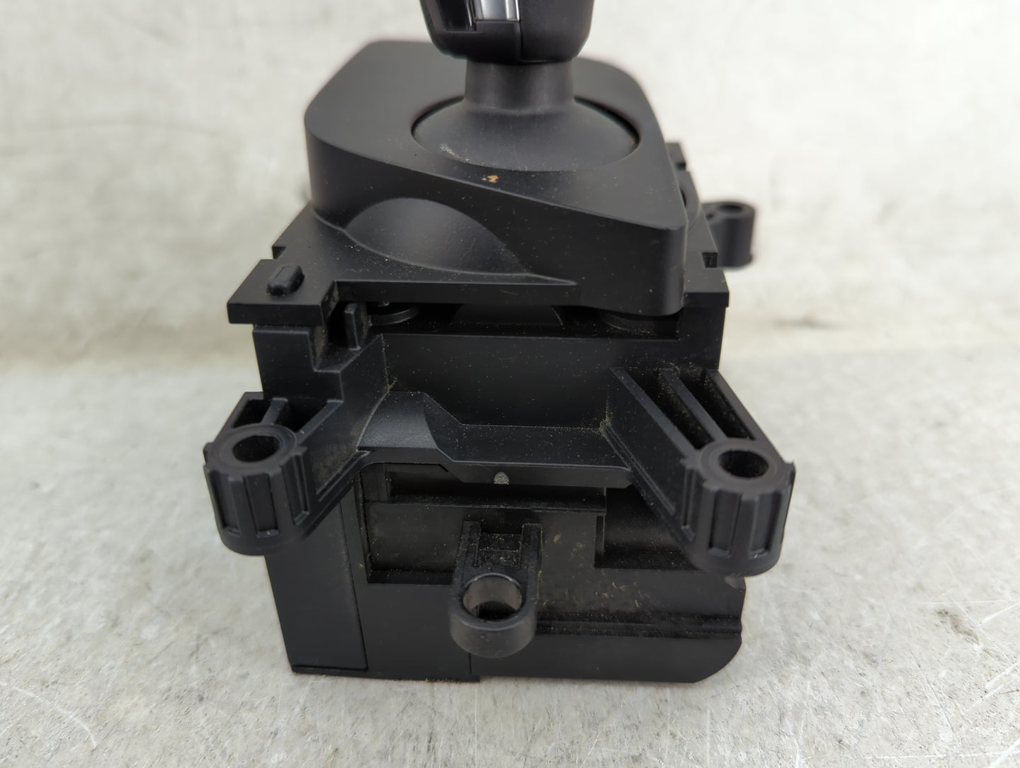 2018 Bmw 540i Floor Console Assembly Shifter - Oemusedautoparts1.com