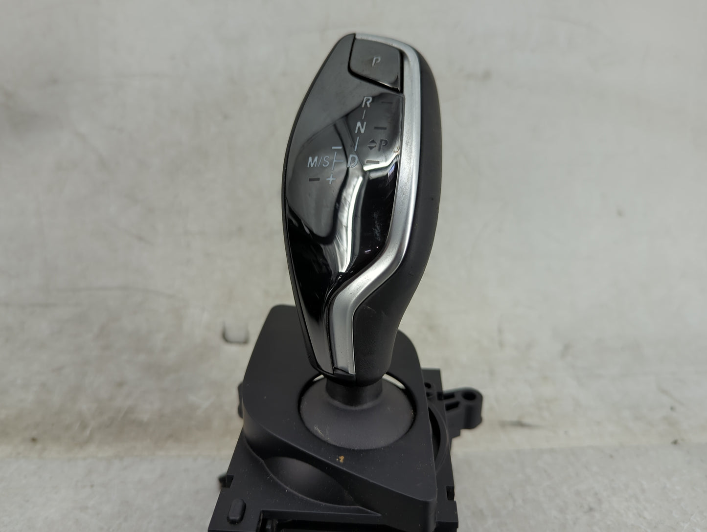 2018 Bmw 540i Floor Console Assembly Shifter 1451373 - Oemusedautoparts1.com