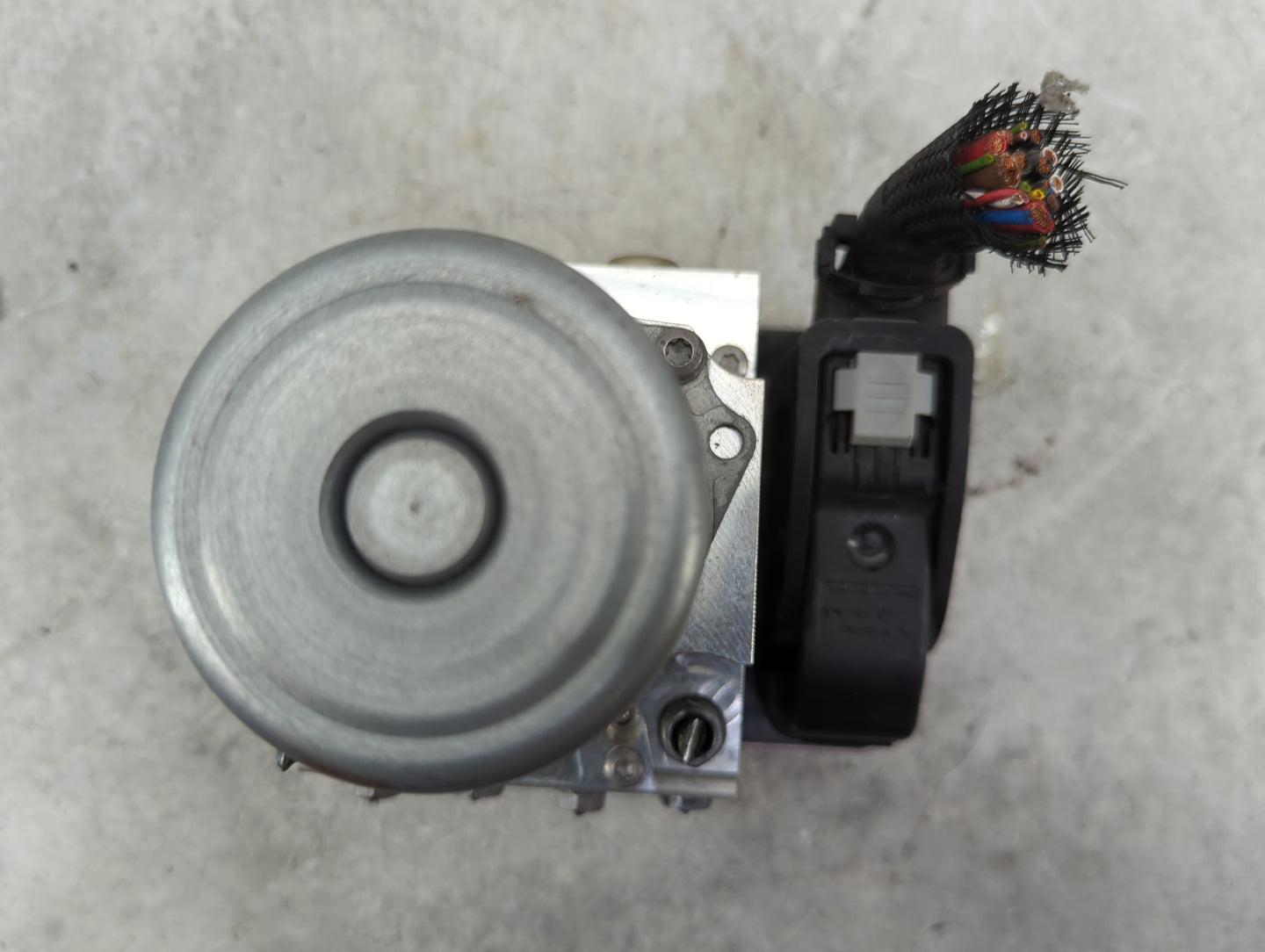2017-2018 Bmw 540i ABS Pump Control Module Replacement P/N:34516889216 34526889215, EBC460, A006V675 Fits Fits 2016 2017 201