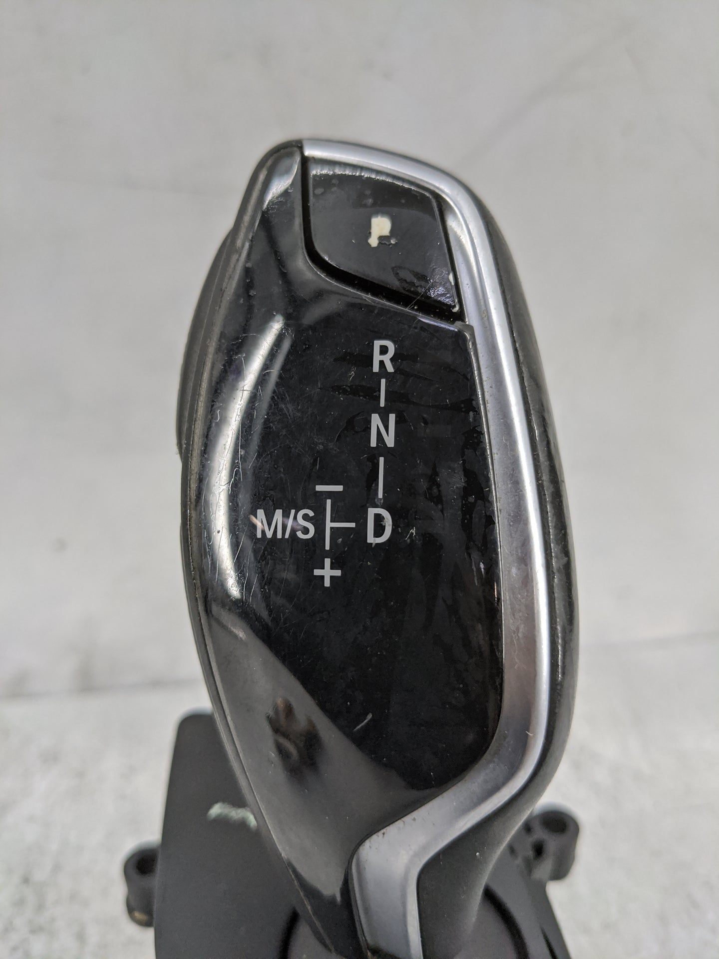 2018 Bmw 540i Floor Console Assembly Shifter 1478524 - Oemusedautoparts1.com