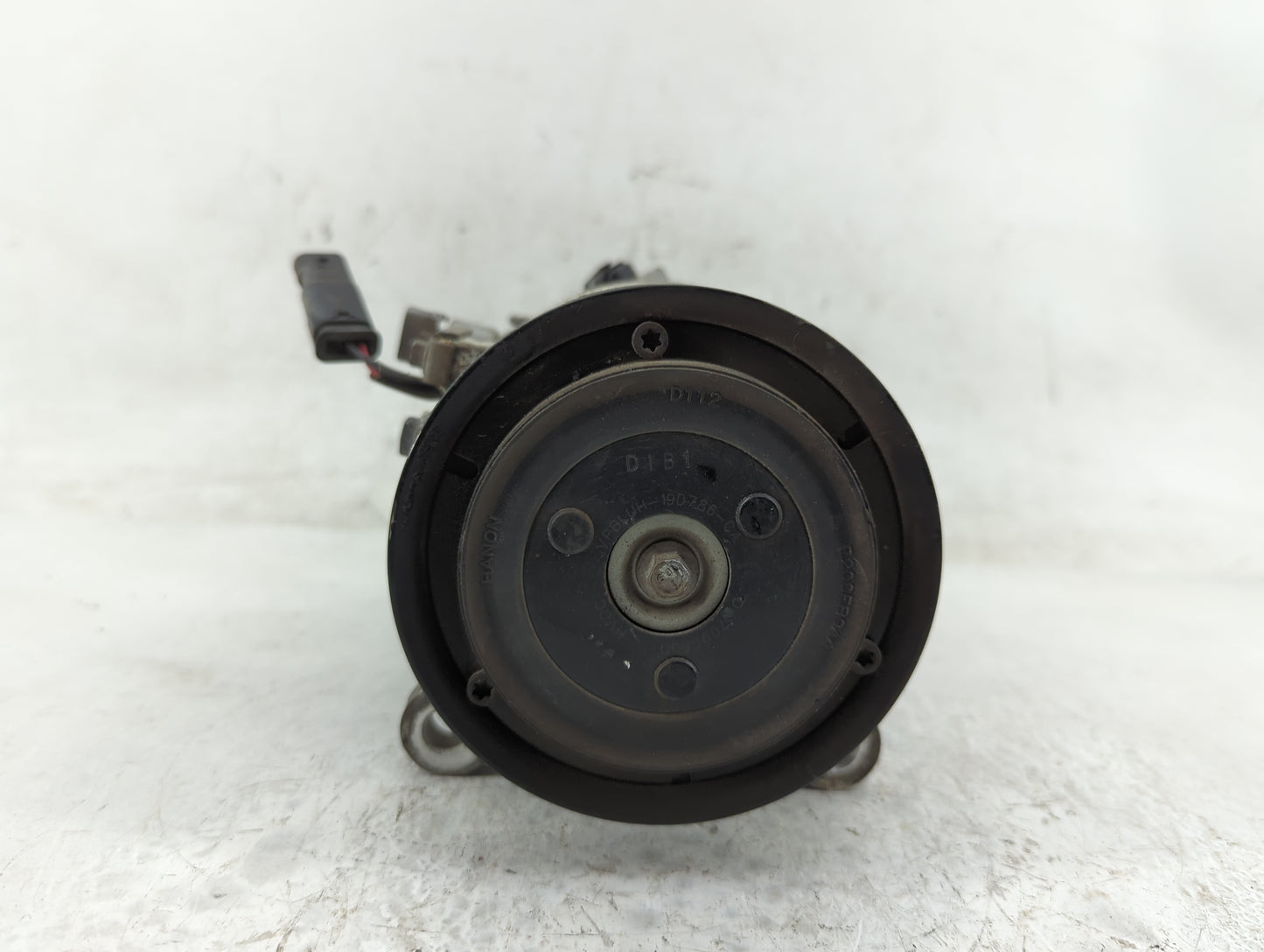 2016-2019 Bmw X1 Air Conditioning A/c Ac Compressor Oem - Oemusedautoparts1.com