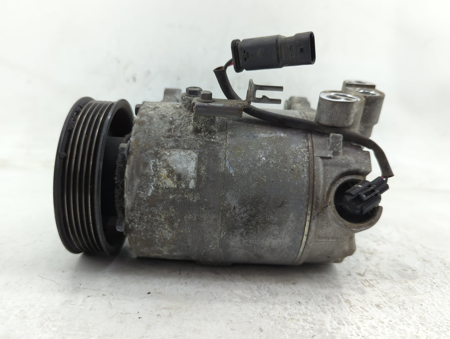 2016-2019 Bmw X1 Air Conditioning A/c Ac Compressor Oem - Oemusedautoparts1.com