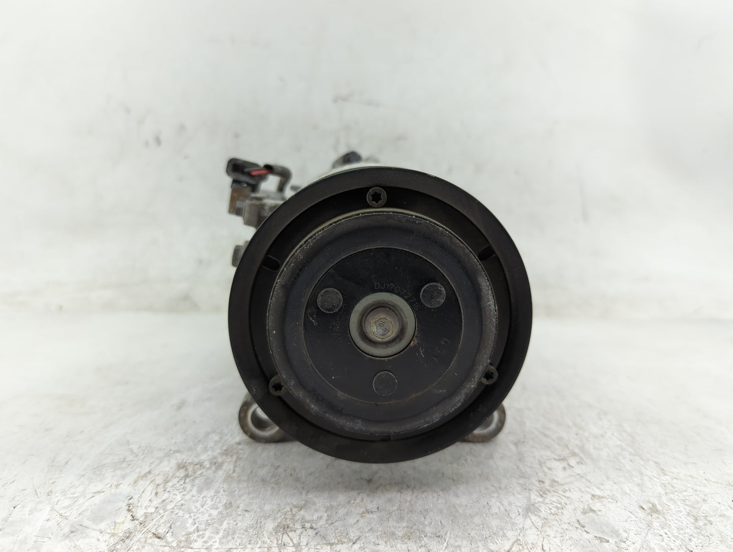 2016-2019 Bmw X1 Air Conditioning A/c Ac Compressor Oem - Oemusedautoparts1.com