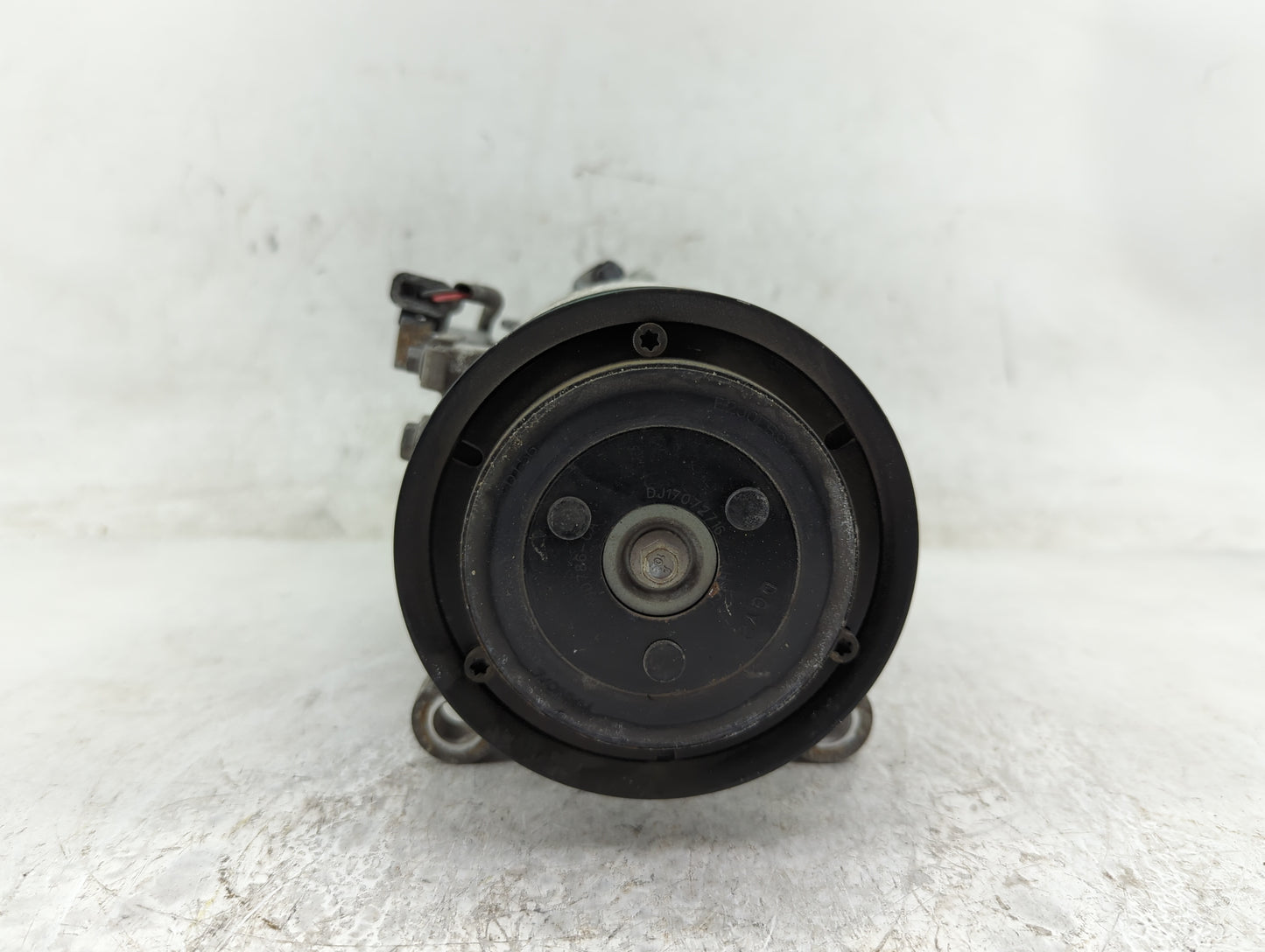 2016-2019 Bmw X1 Air Conditioning A/c Ac Compressor Oem - Oemusedautoparts1.com