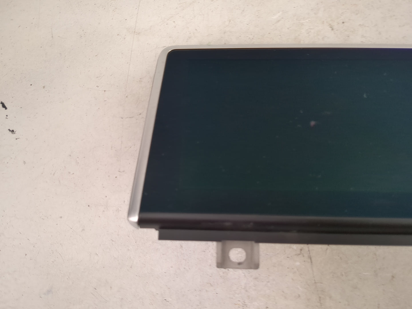 2018-2022 Bmw X1 Information Display Screen 1483829 - Oemusedautoparts1.com