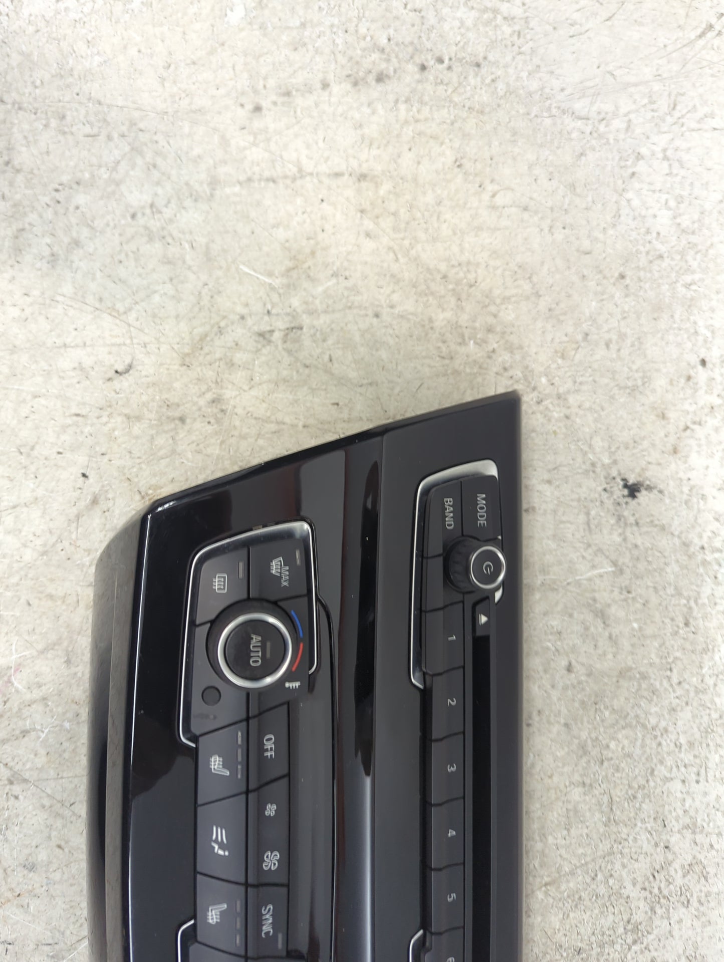2016-2018 Bmw X1 Climate Control Module Temperature AC/Heater Replacement P/N:9371462-03 9371465-04 Fits OEM Used Auto Parts