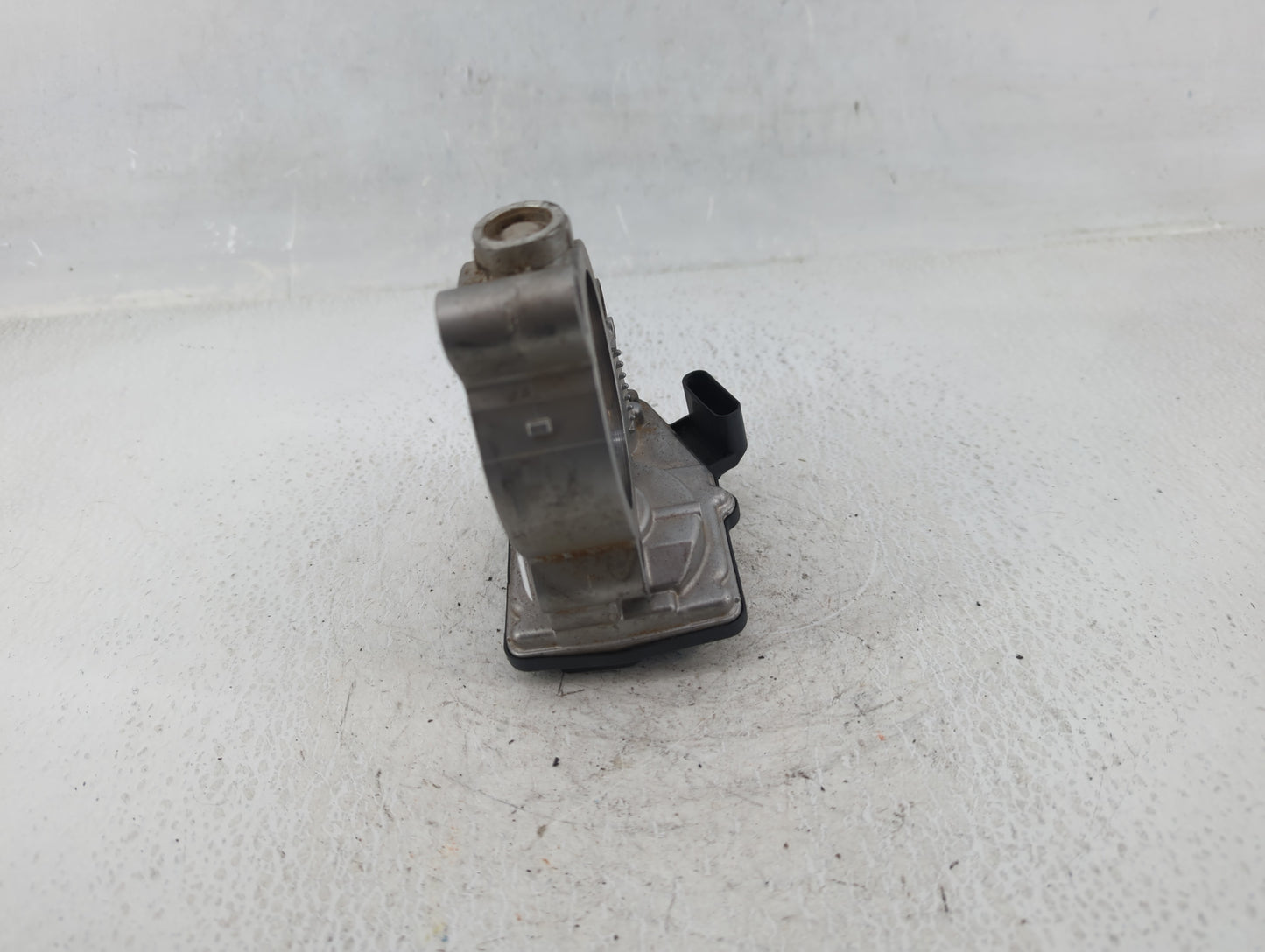2018 Bmw X1 Throttle Body P/N:7 619 008 A2C15022400 Fits OEM Used Auto Parts - Oemusedautoparts1.com