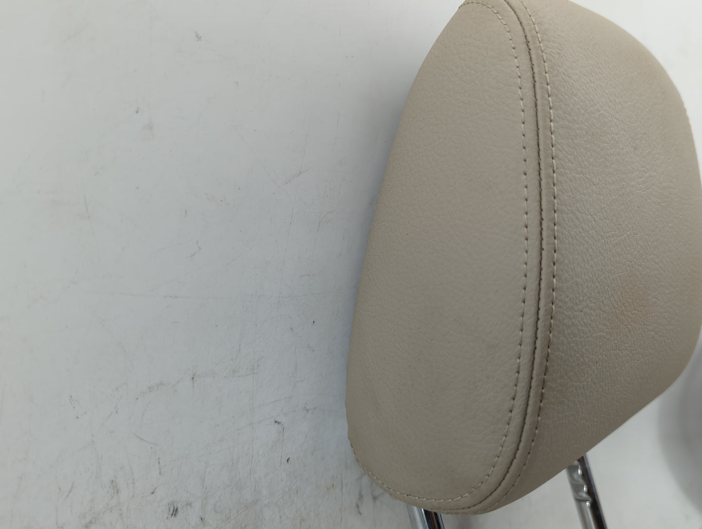 2018-2020 Bmw X2 Headrest Head Rest Front Driver Passenger Seat Fits Fits 2018 2019 2020 OEM Used Auto Parts - Oemusedautopa