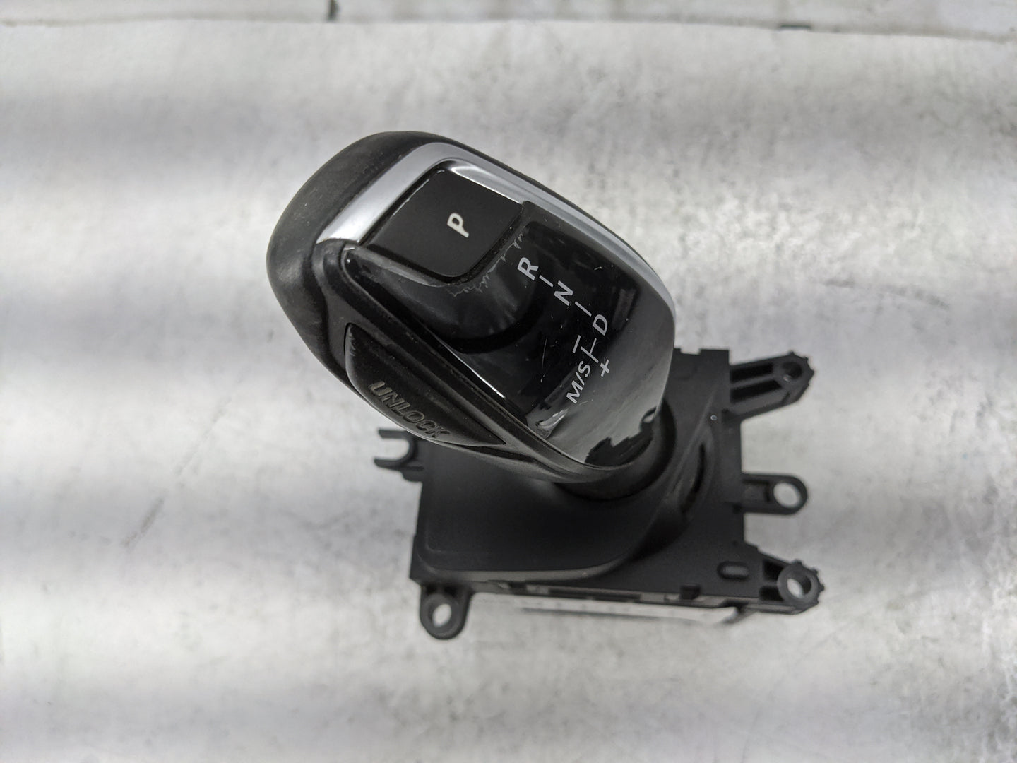 2018 Bmw X3 Floor Console Assembly Shifter - Oemusedautoparts1.com