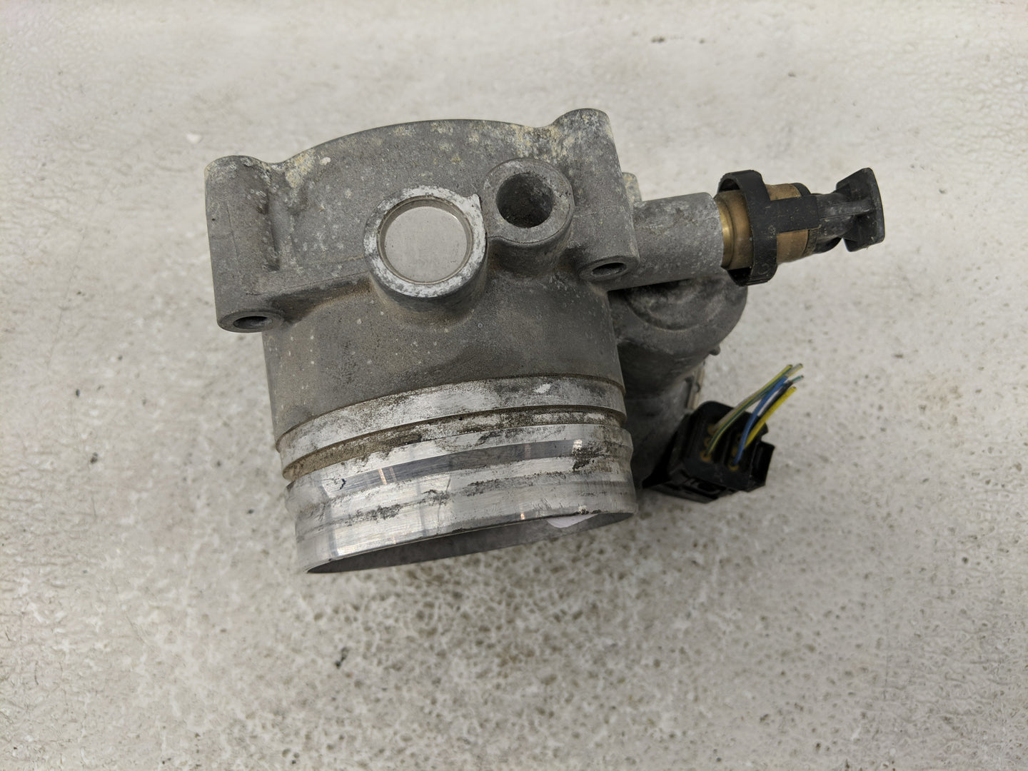 2011-2018 Bmw X5 Throttle Body P/N:7597871-03 Fits Fits 2010 2011 2012 2013 2014 2015 2016 2017 2018 2019 2020 OEM Used Auto