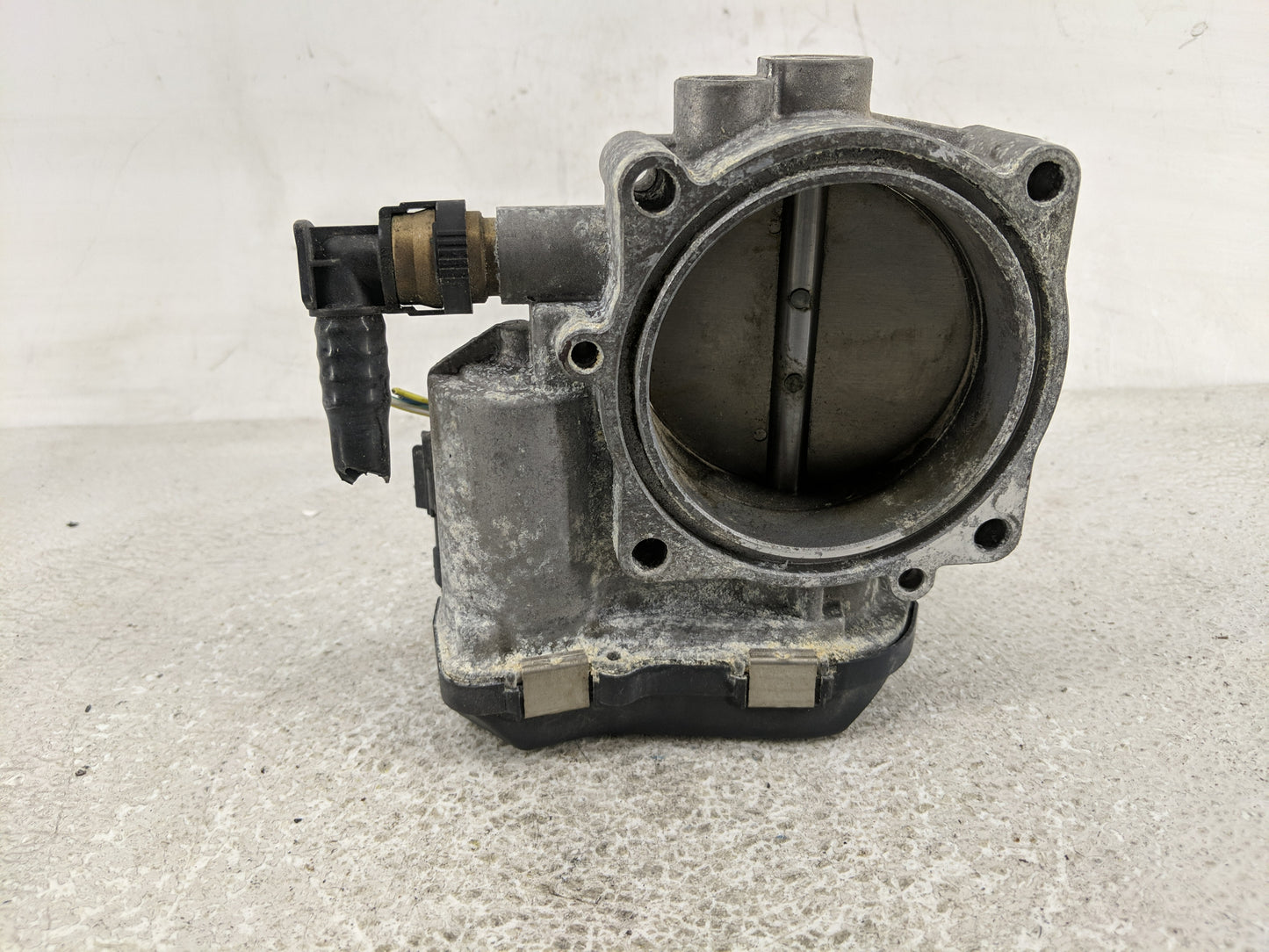 2011-2018 Bmw X5 Throttle Body P/N:7597871-03 Fits Fits 2010 2011 2012 2013 2014 2015 2016 2017 2018 2019 2020 OEM Used Auto