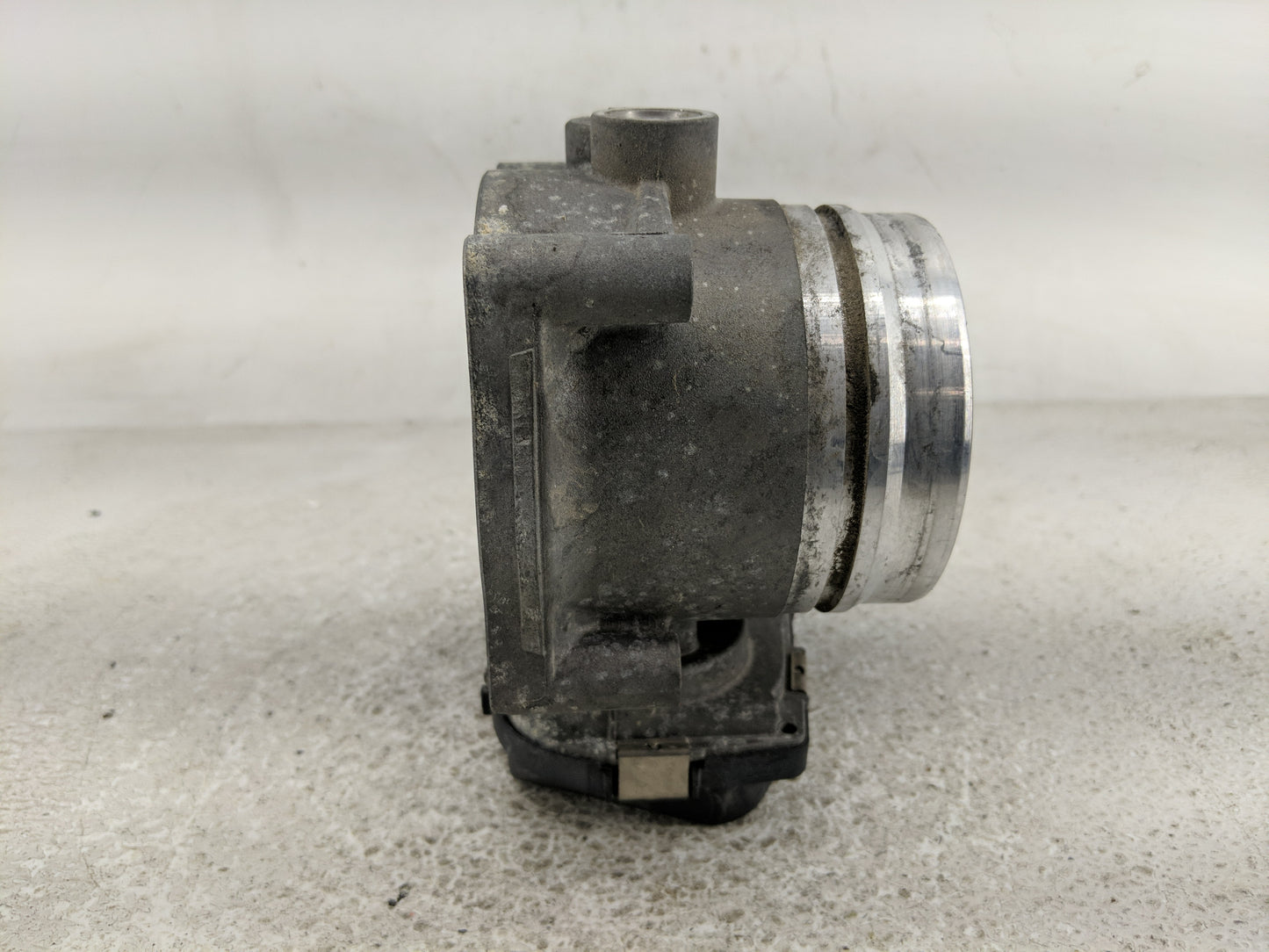 2011-2018 Bmw X5 Throttle Body P/N:7597871-03 Fits Fits 2010 2011 2012 2013 2014 2015 2016 2017 2018 2019 2020 OEM Used Auto