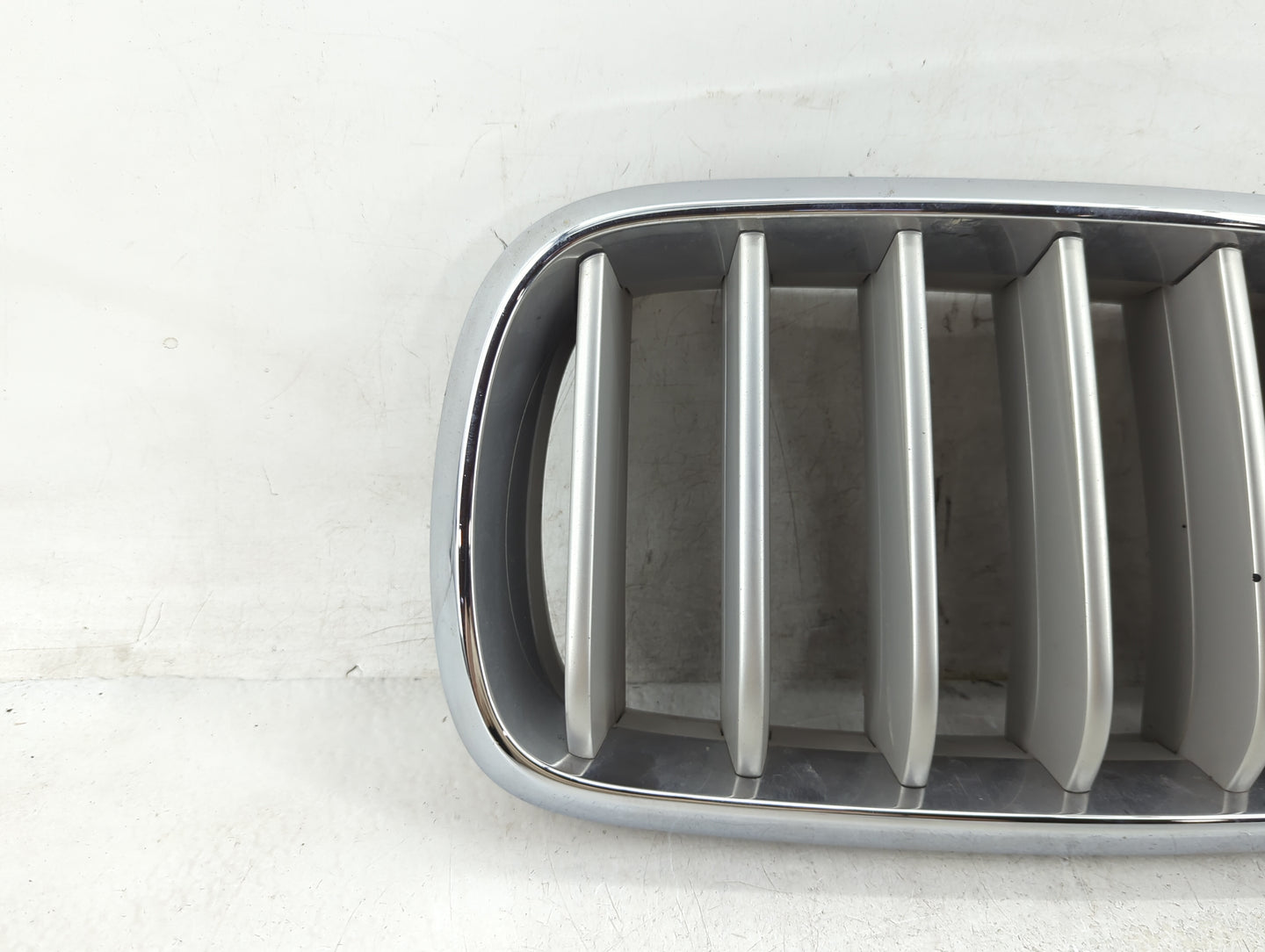 2014-2018 Bmw X5 Front Grille Bumper Not Included - Oemusedautoparts1.com