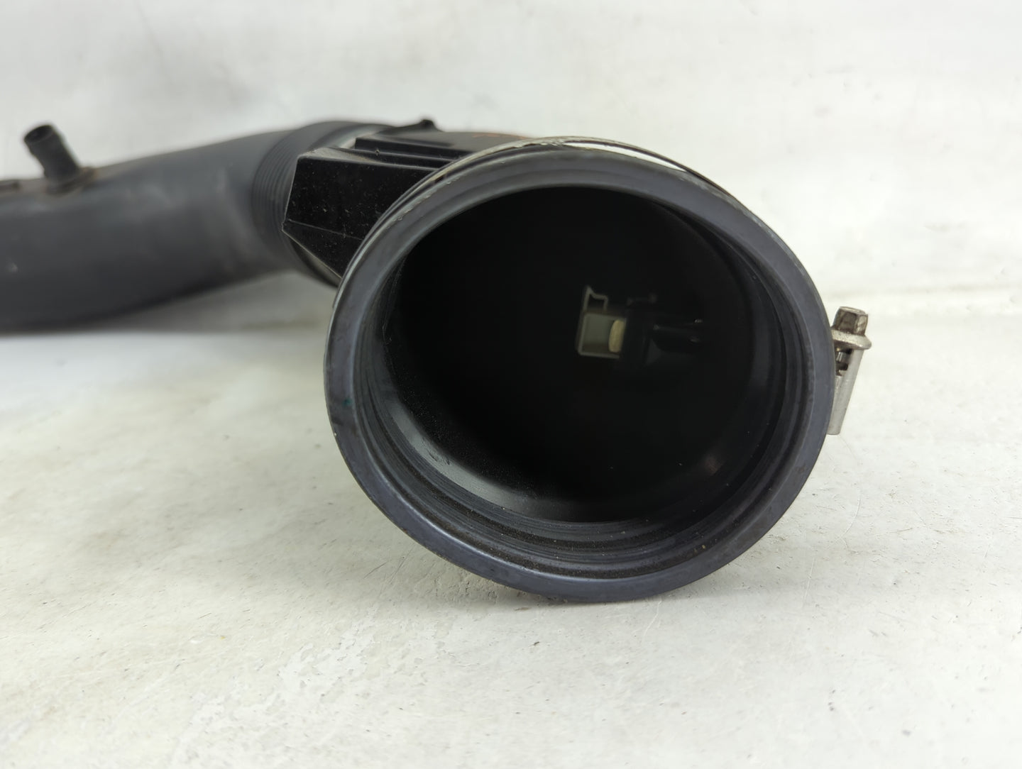 2018 Bmw X5 Air Cleaner Intake Duct Hose Tube - Oemusedautoparts1.com