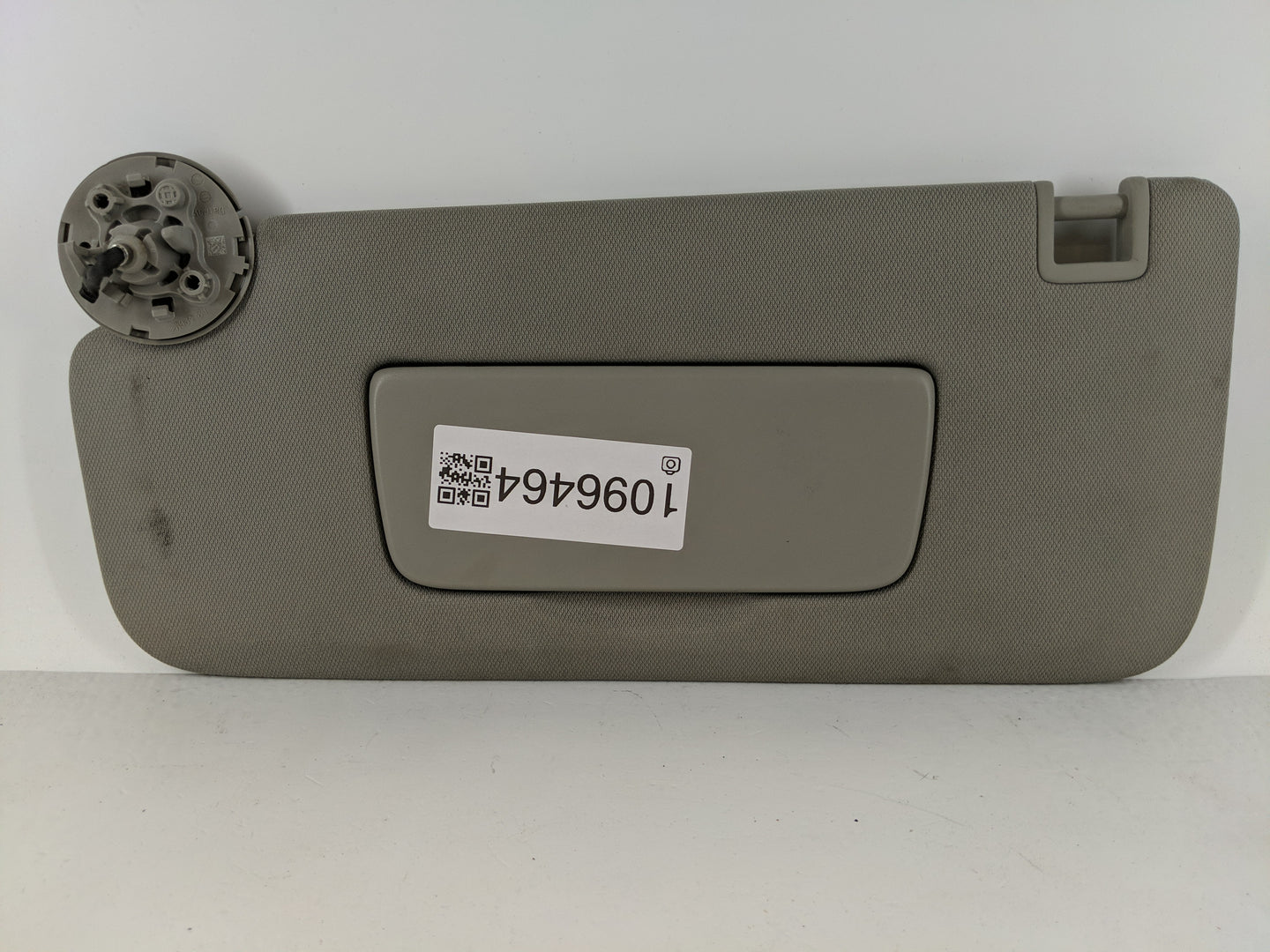 2018-2020 Buick Enclave Sun Visor Shade Replacement Passenger Right Mirror Fits Fits 2018 2019 2020 OEM Used Auto Parts - Oe