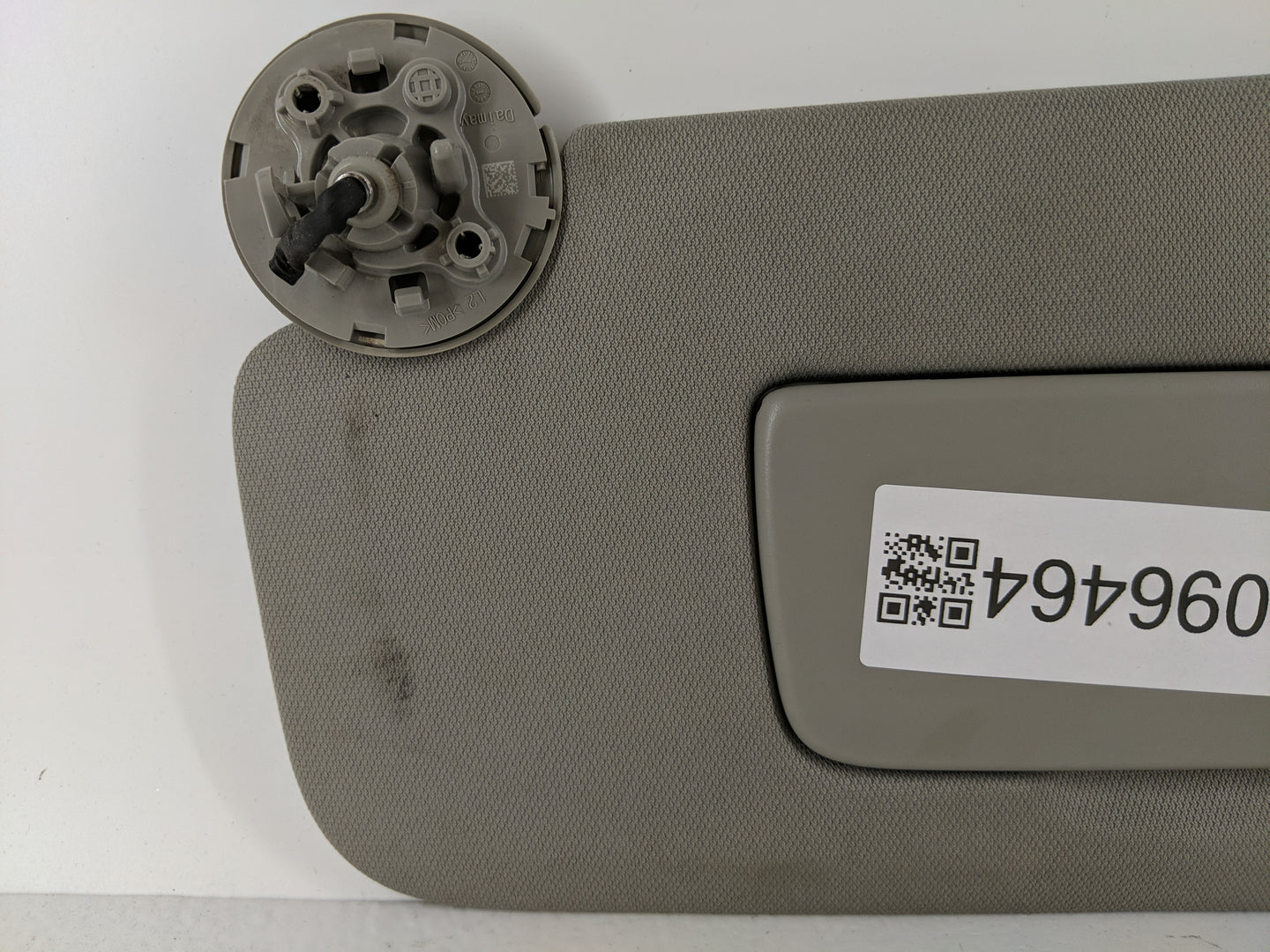2018-2020 Buick Enclave Sun Visor Shade Replacement Passenger Right Mirror Fits Fits 2018 2019 2020 OEM Used Auto Parts - Oe
