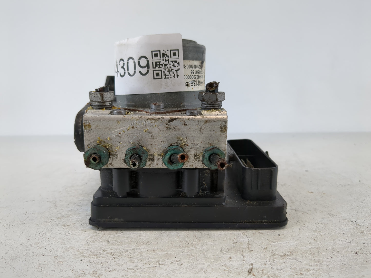 2018 Buick Enclave ABS Pump Control Module Replacement P/N:84408136 Fits OEM Used Auto Parts - Oemusedautoparts1.com