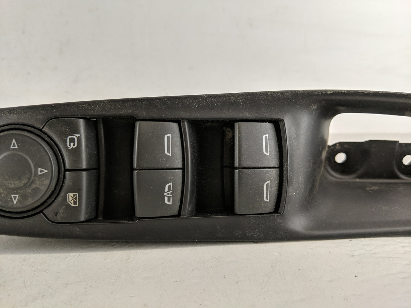 2018 Buick Enclave Master Power Window Switch Replacement Driver Side Left P/N:84139694 Fits OEM Used Auto Parts - Oemusedau