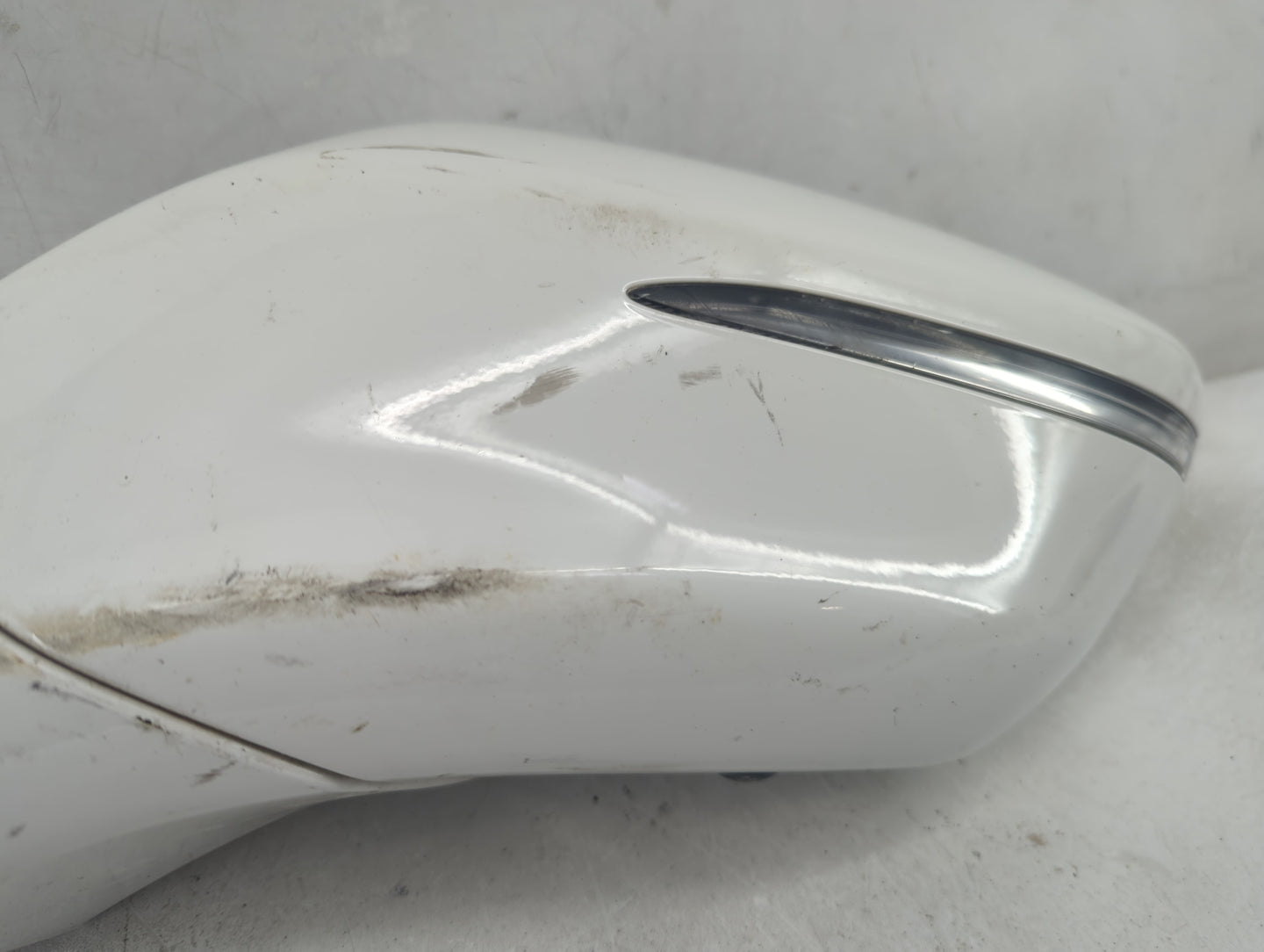 2018-2019 Buick Enclave Driver Side View Mirror - Left Door Mirror OEM Used - Oemusedautoparts1.com